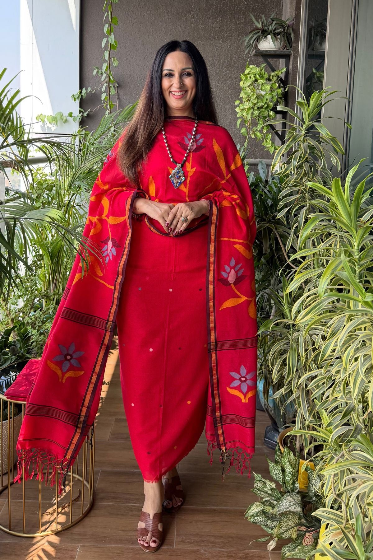 Intricate Jamdani Jaal Embroidery on Handloom Cotton Sets. ✨
