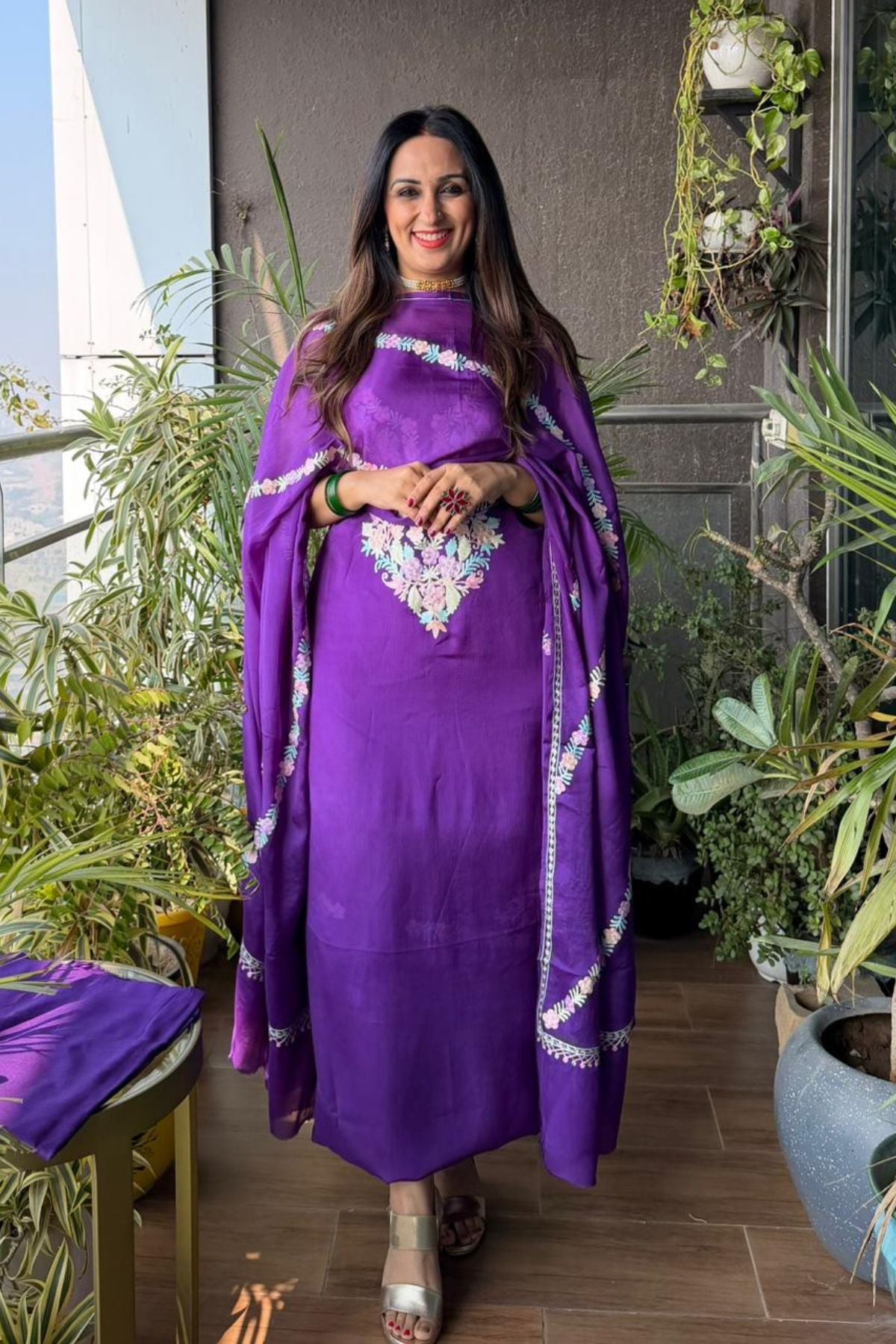 Chinon full sets with Kashmiri Aari embroidery!!!