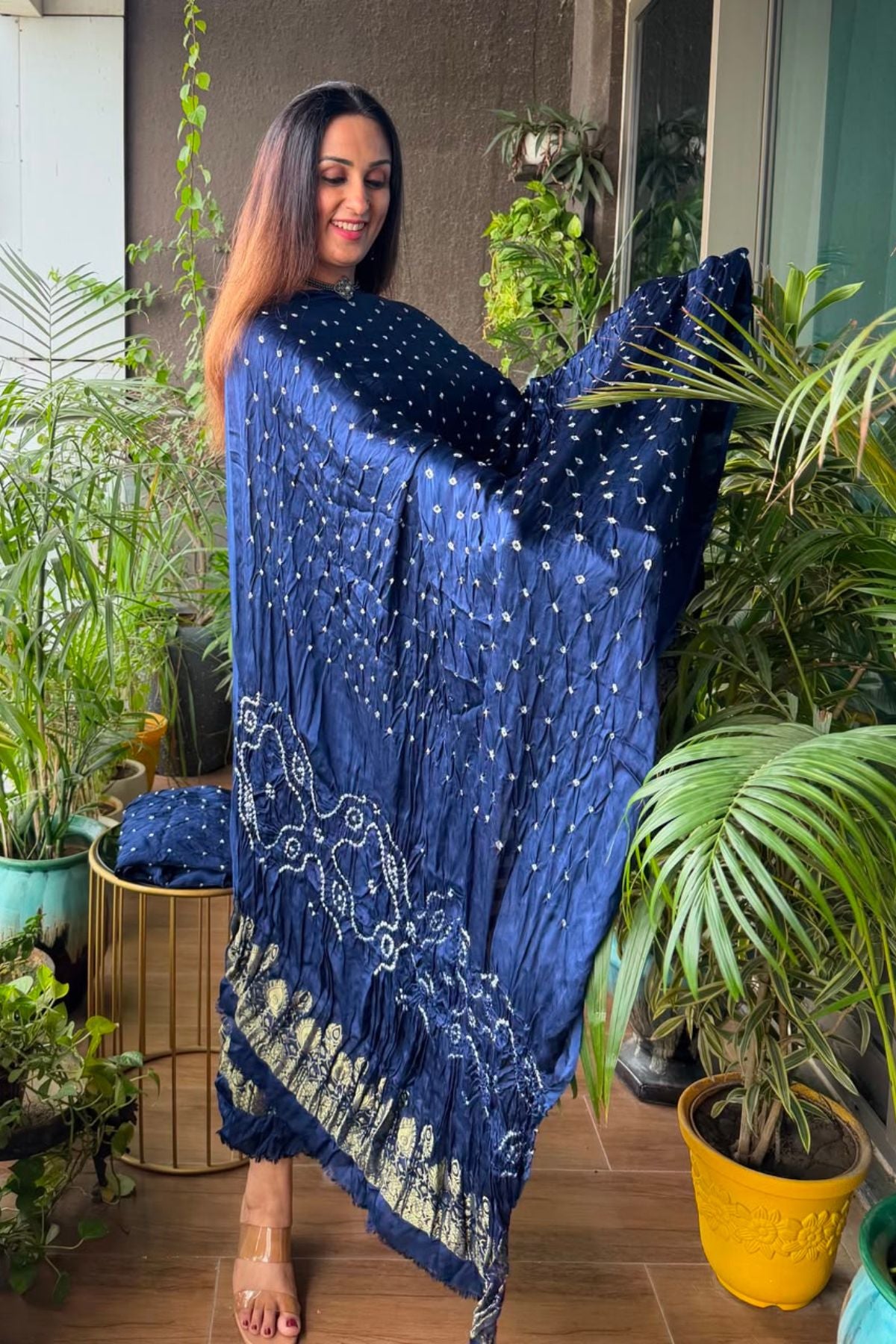 Bandhani with nakshi zari work on pure modal!!