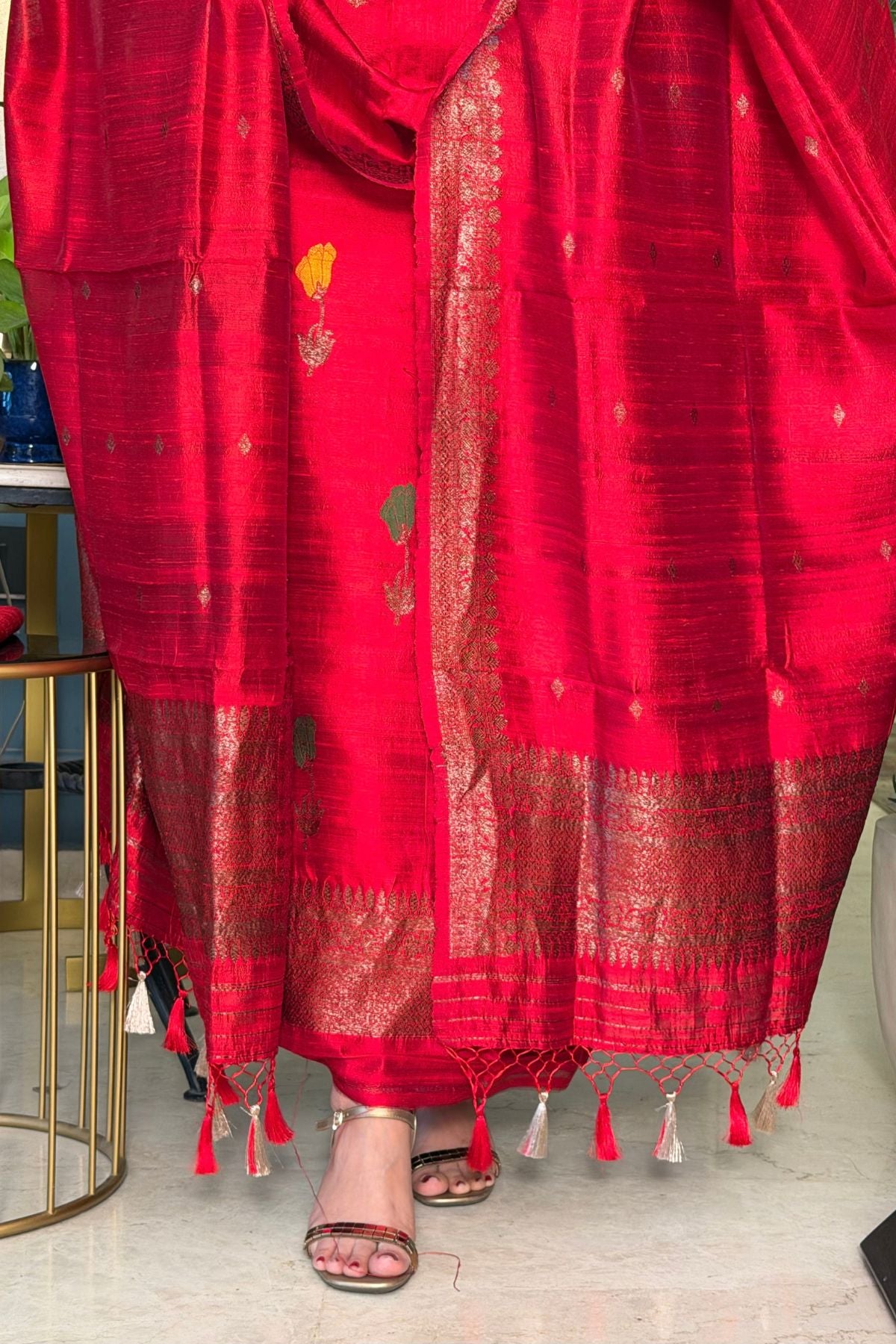 Handwoven Banarasi full sets in pure Raw silk!!
