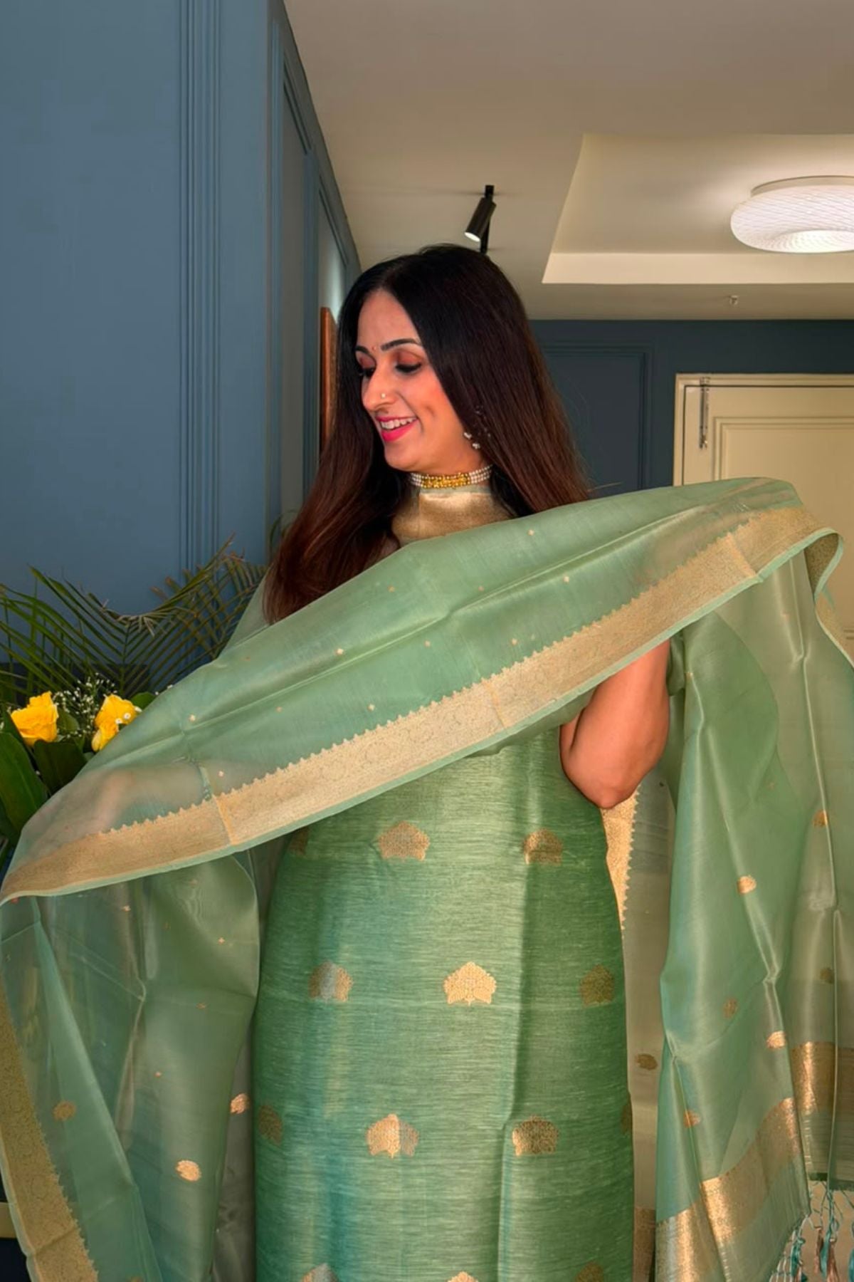 Banarasi weave on pure Linen silk!!