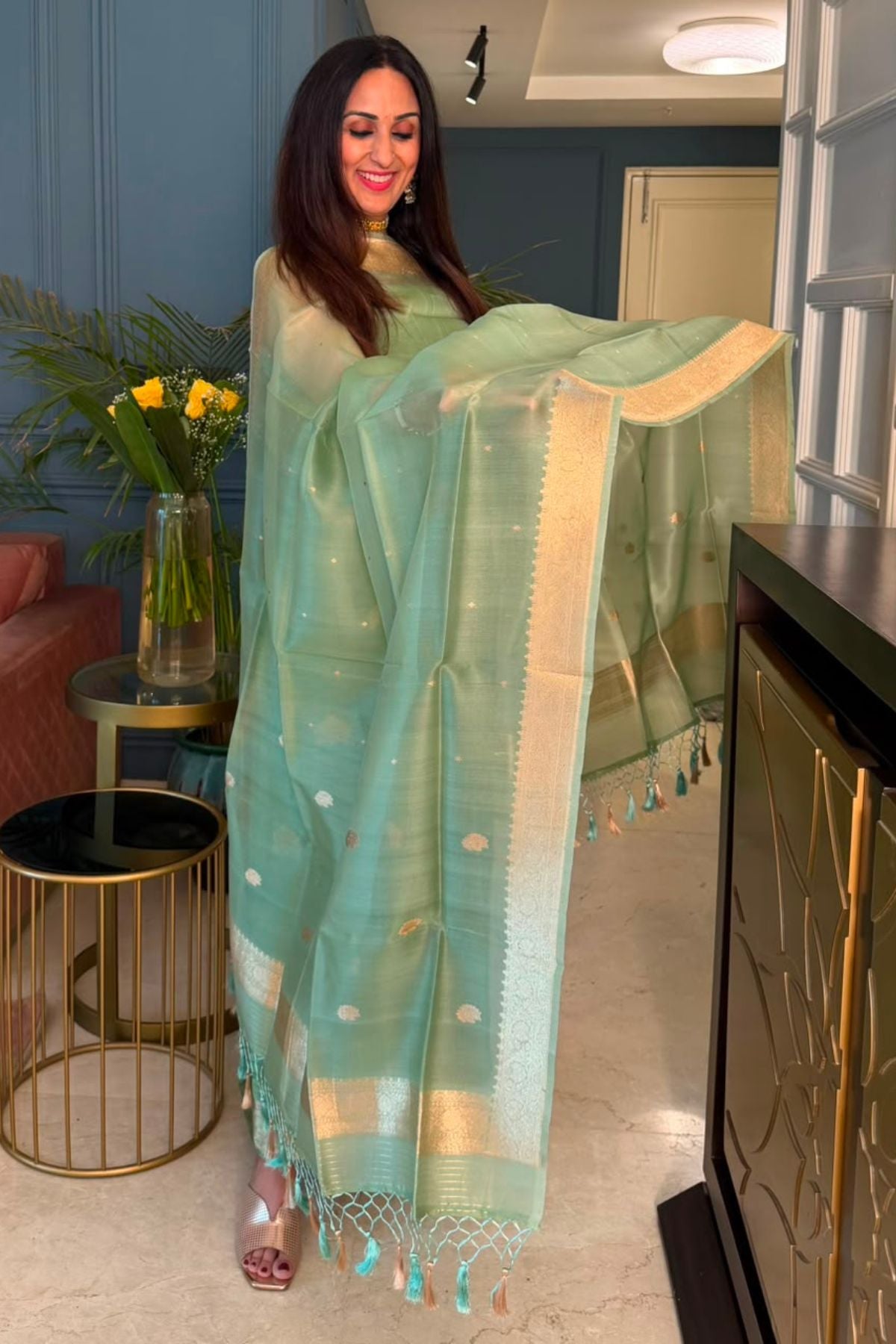 Banarasi weave on pure Linen silk!!