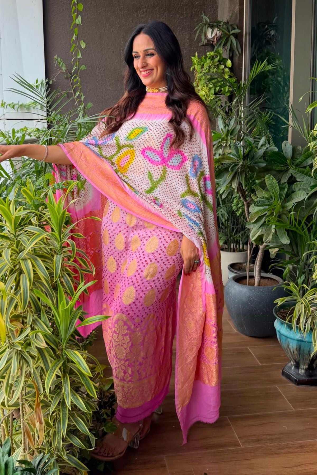 Banarasi khaddi georgette with red Bandhani kurta dupatta set!!!