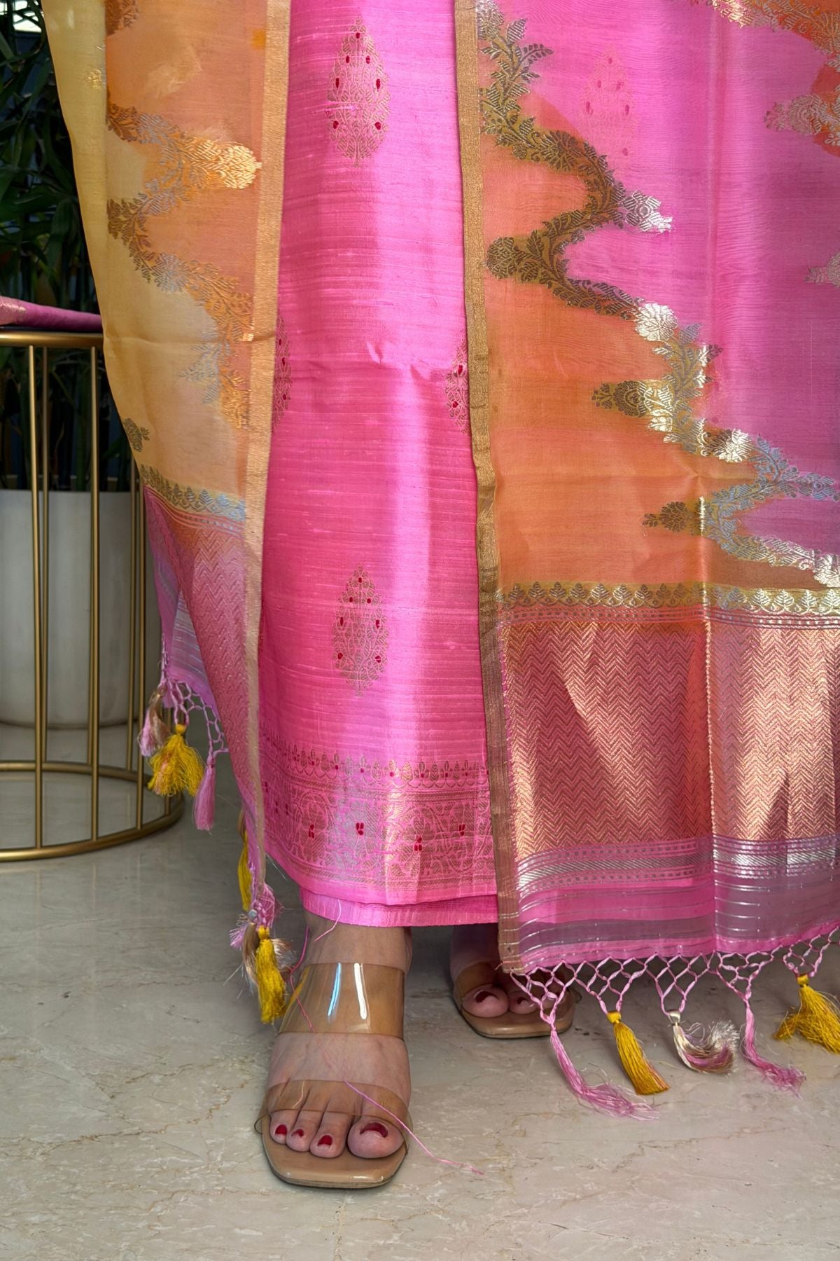 Pure Raw silk Banarasi set with pure Kora rangkaat dupatta!!