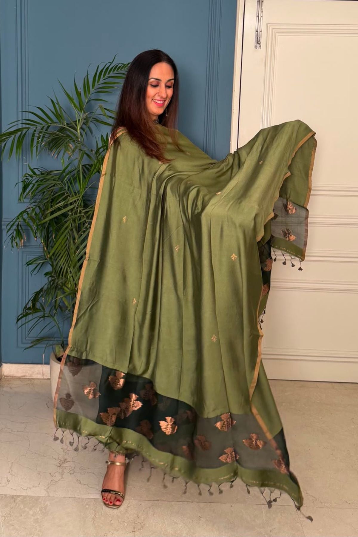Pure Muslin Bangalore Silk kurta dupatta set with Jamdani work!!