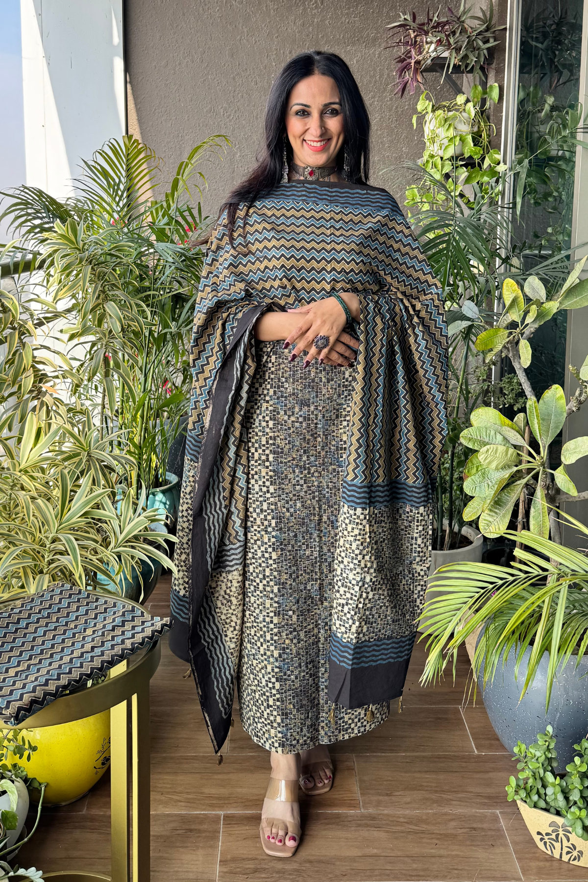 Box pattern suit with zigzag dupatta