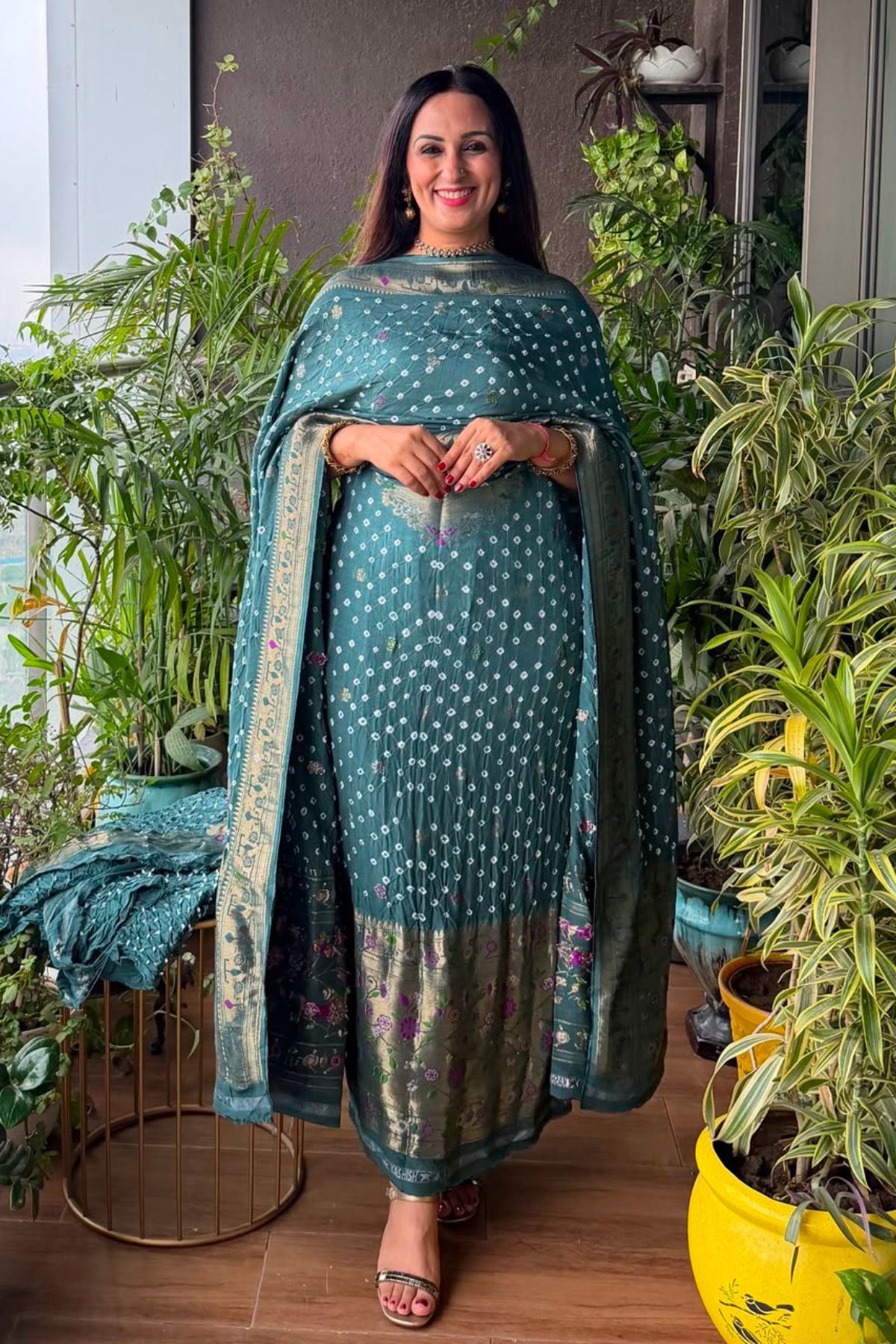 Pure gaji silk full set with hand done bandhani and zari weaving!!