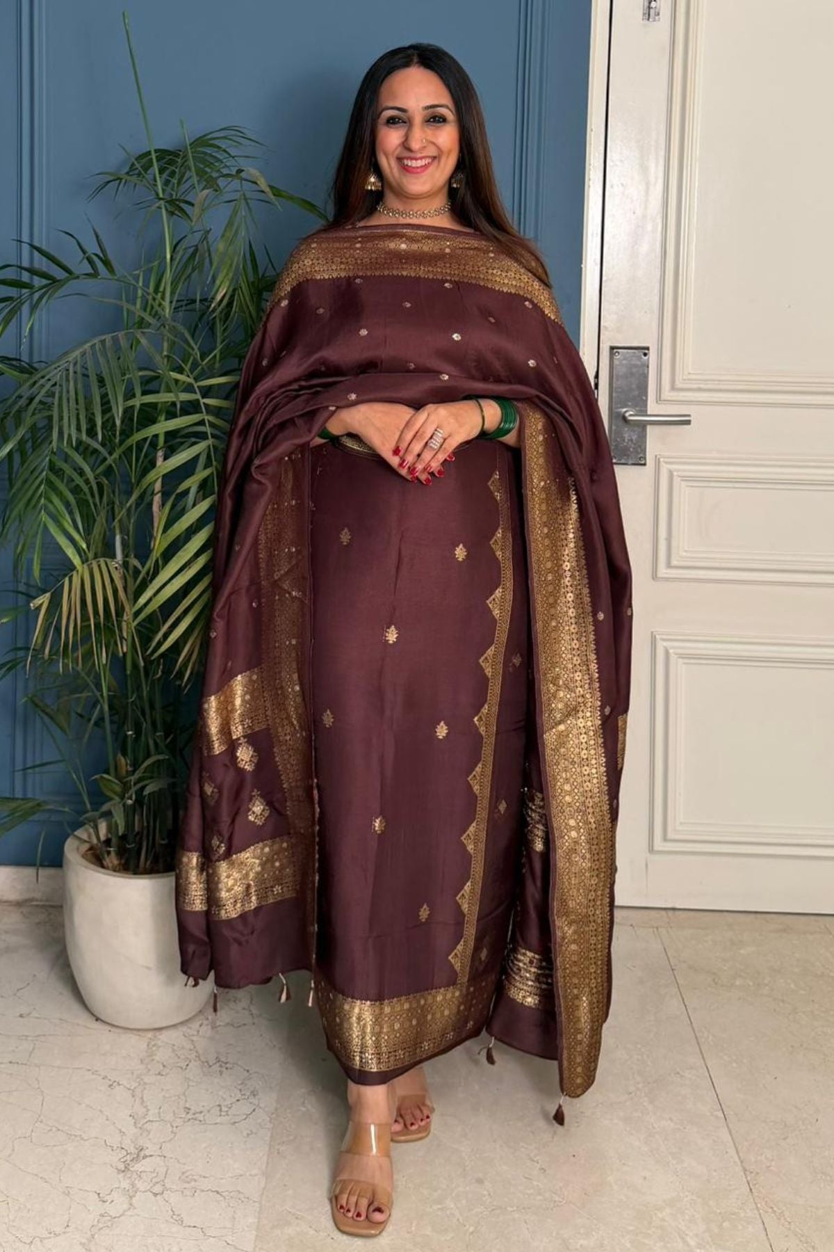 Dola Silk kurta dupatta set with Banarasi Gold weave