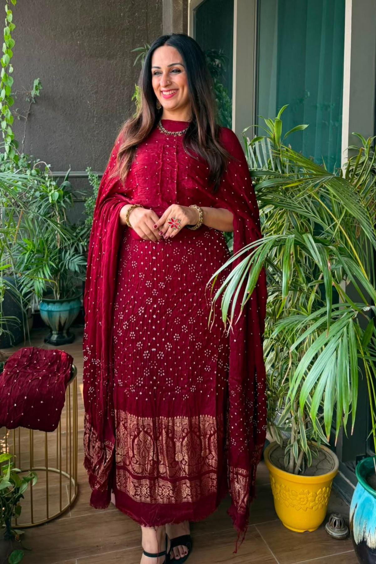 Bandhani with nakshi zari work on pure modal!!