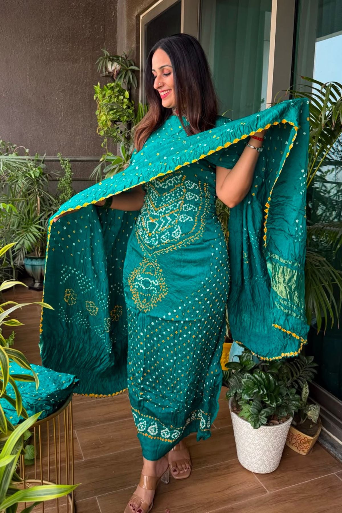 Hand done BANDHANI full set on pure modal!!