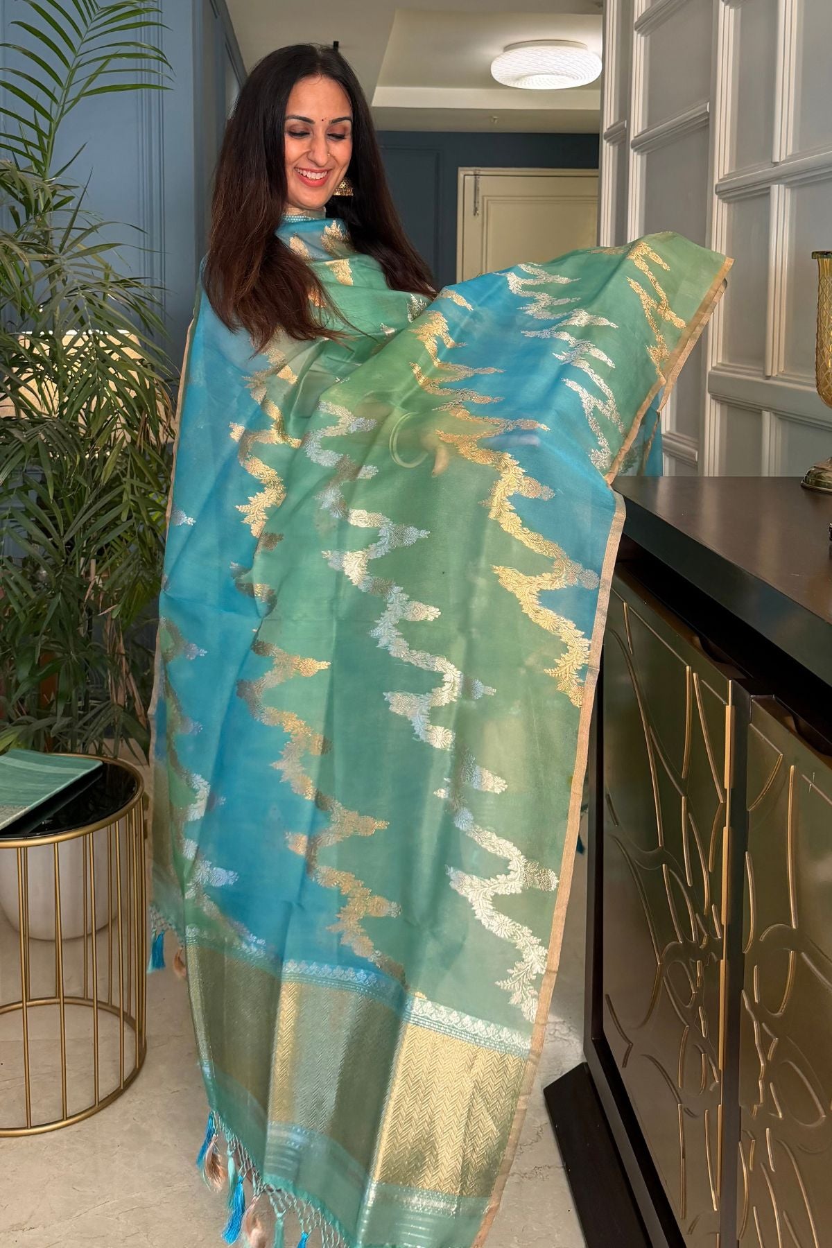 Pure Raw silk Banarasi set with pure Kora rangkaat dupatta!!