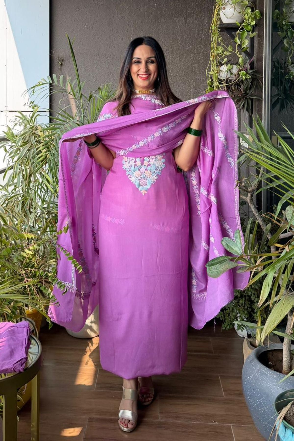 Chinon full sets with Kashmiri Aari embroidery!!!