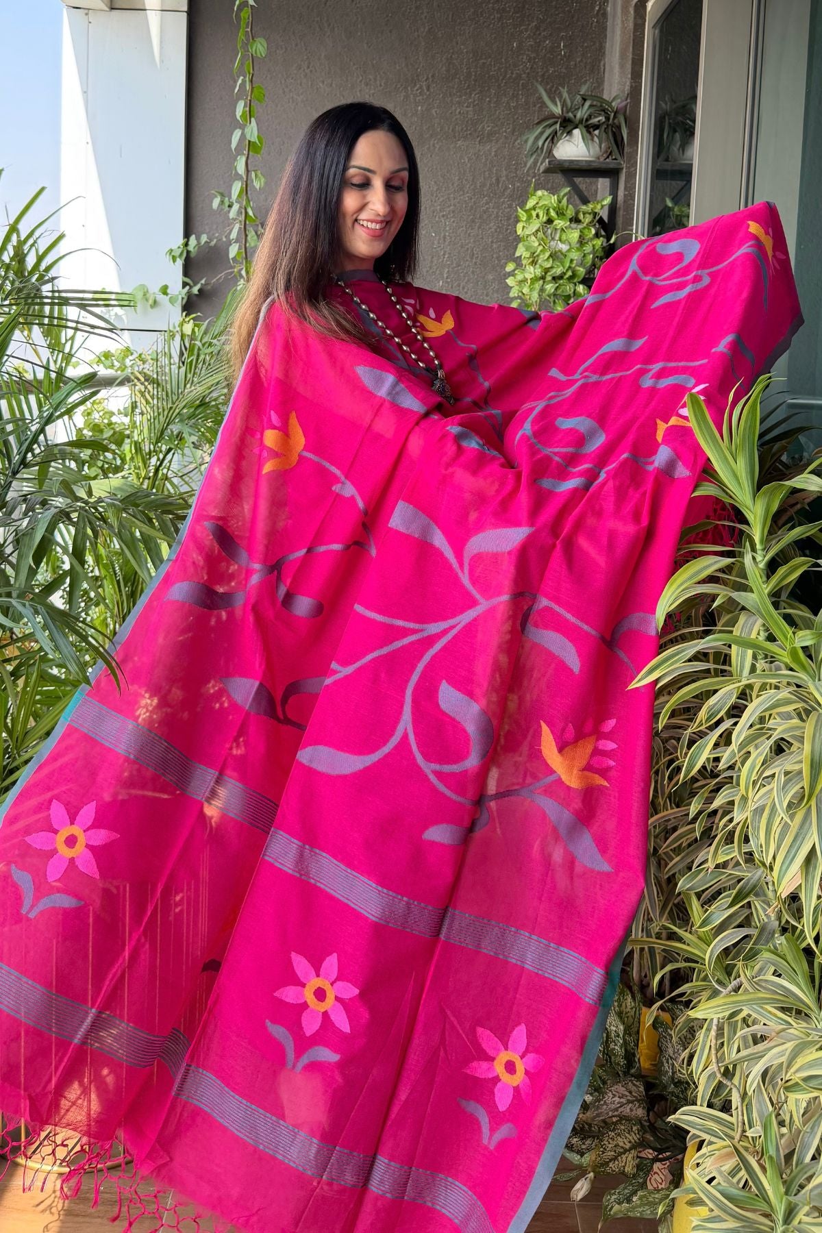 Intricate Jamdani Jaal Embroidery on Handloom Cotton Sets. ✨