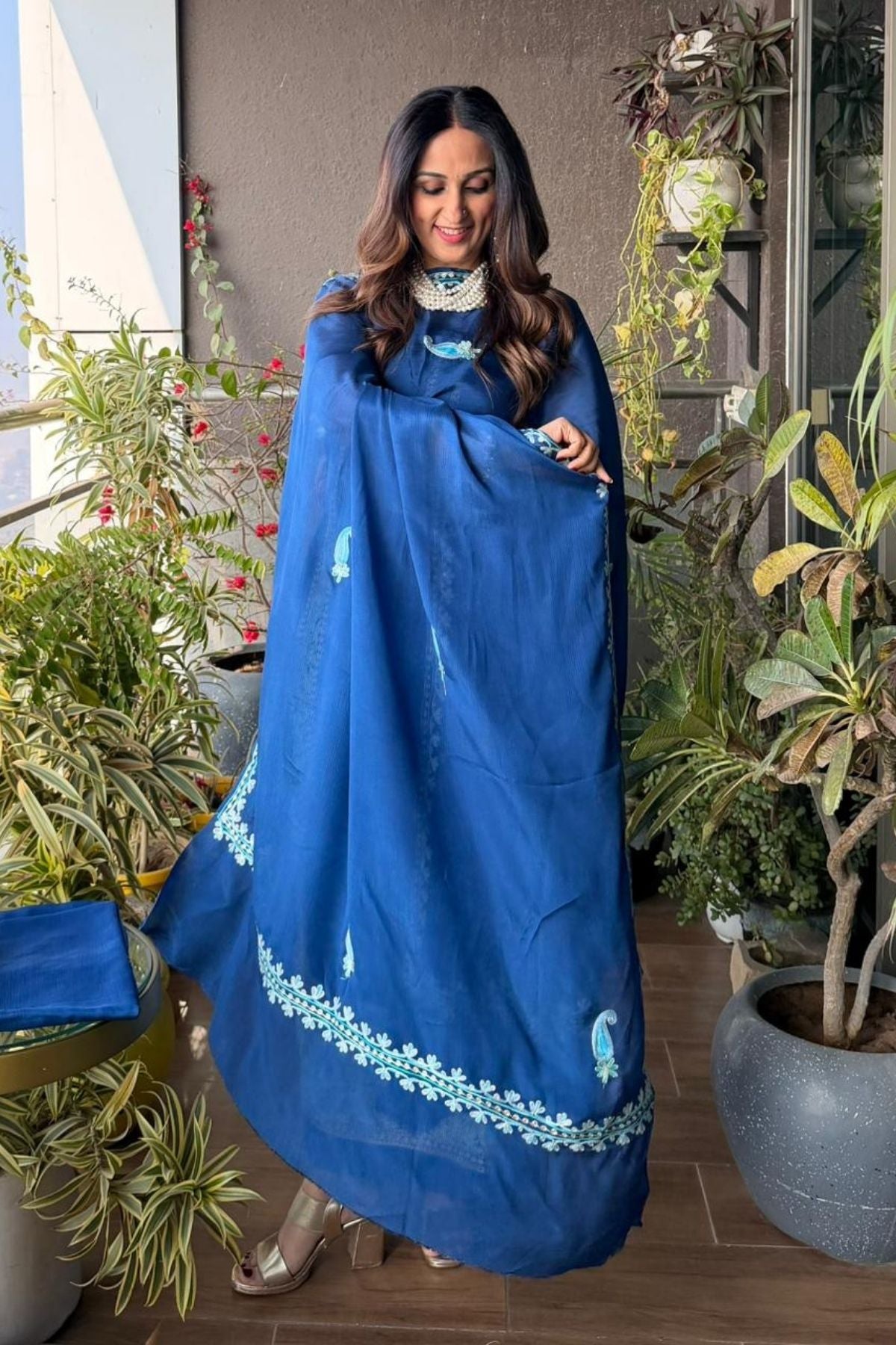 Kashmiri Aari embroidery on premium crepe full sets!!