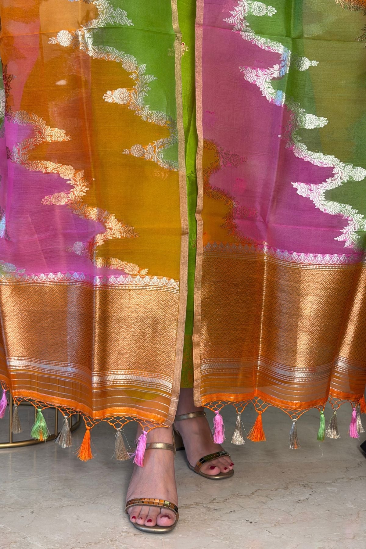 Handwoven pure Banarasi raw mango silk suit sets with rangkaat dupatta!!