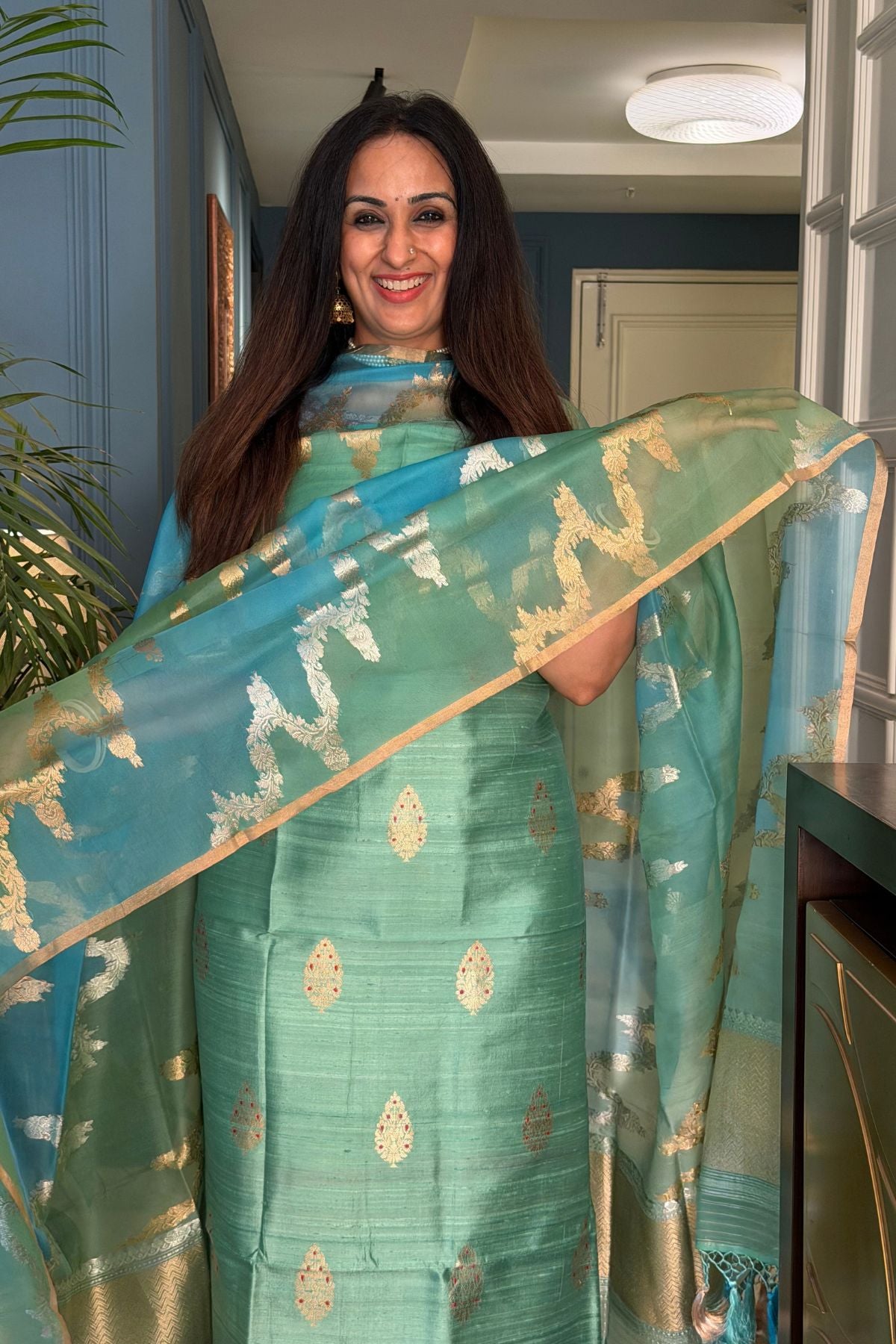 Pure Raw silk Banarasi set with pure Kora rangkaat dupatta!!