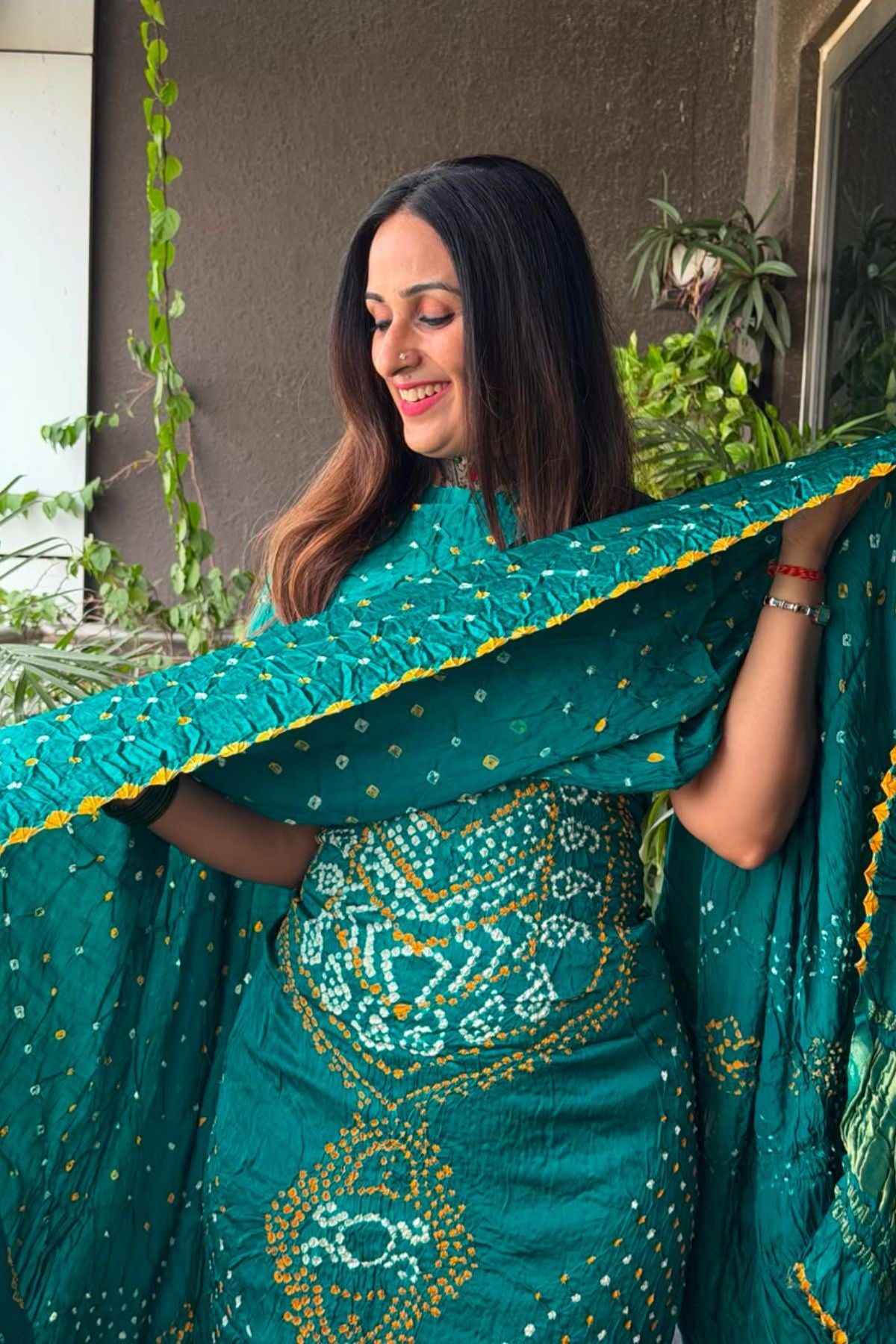 Hand done BANDHANI full set on pure modal!!