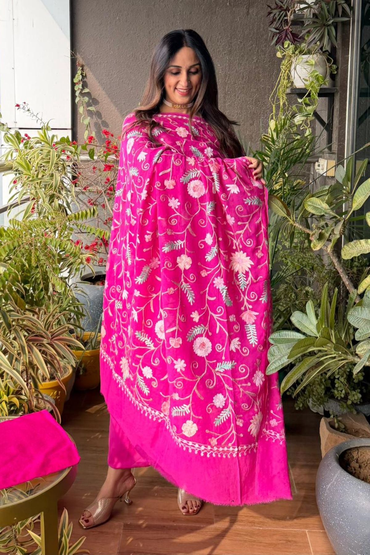 Kashmiri embroidery Jaal dupatta full sets on georgette fabric