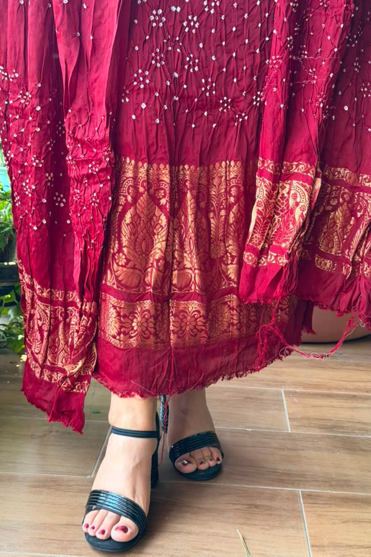 Bandhani with nakshi zari work on pure modal!!