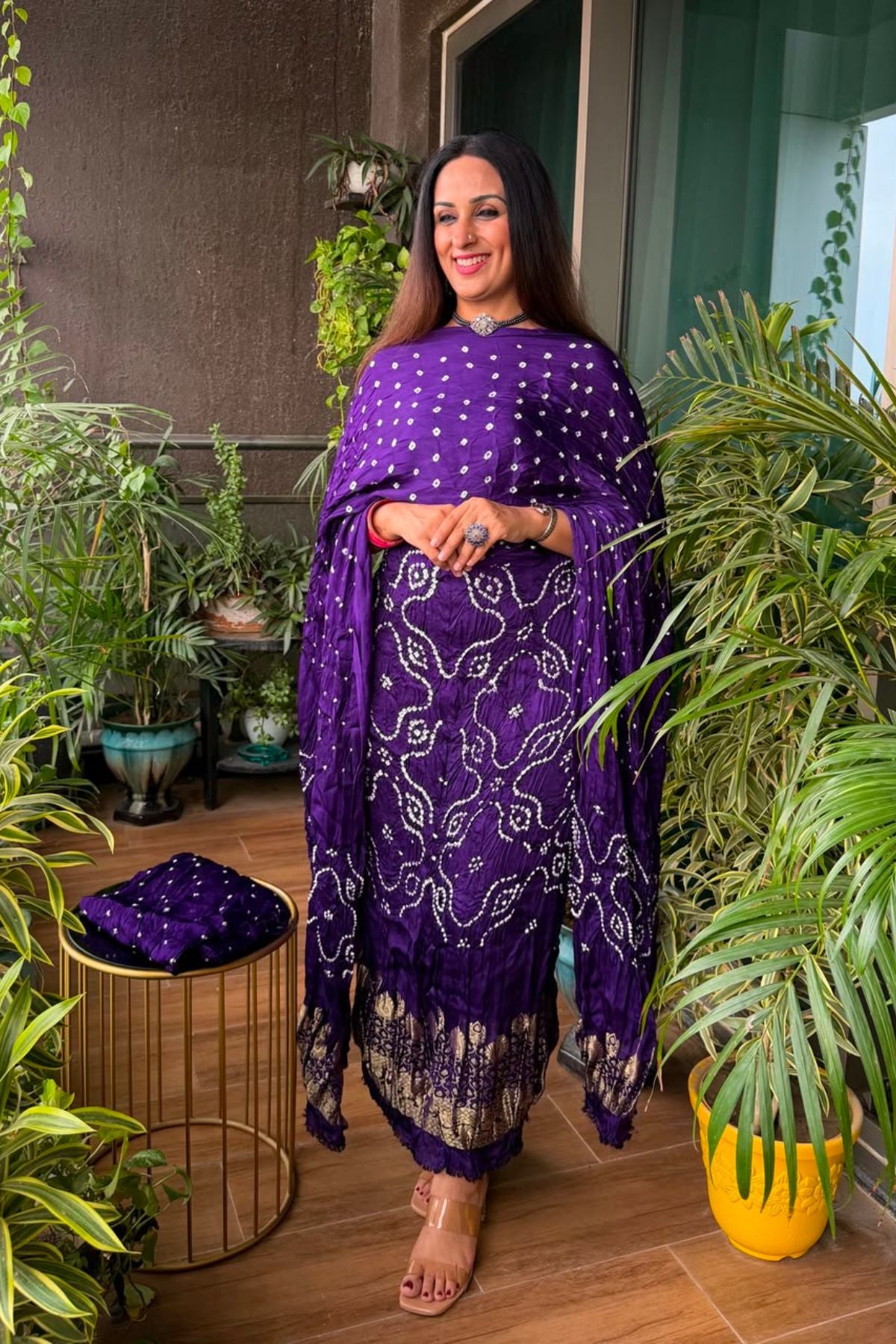 Bandhani with nakshi zari work on pure modal!!