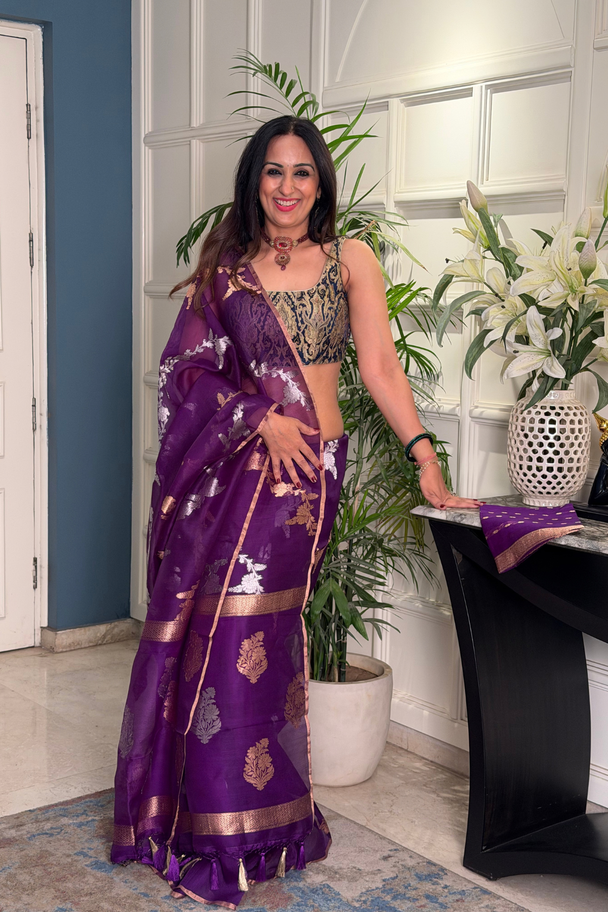 Handwoven zari weave Banarasi silk saree with blouse!!