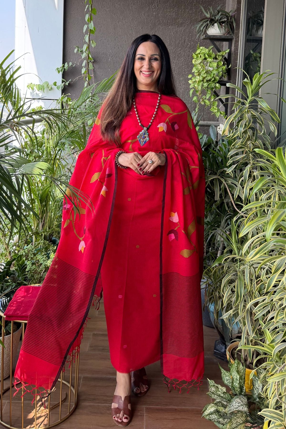 Intricate Jamdani Jaal Embroidery on Handloom Cotton Sets. ✨
