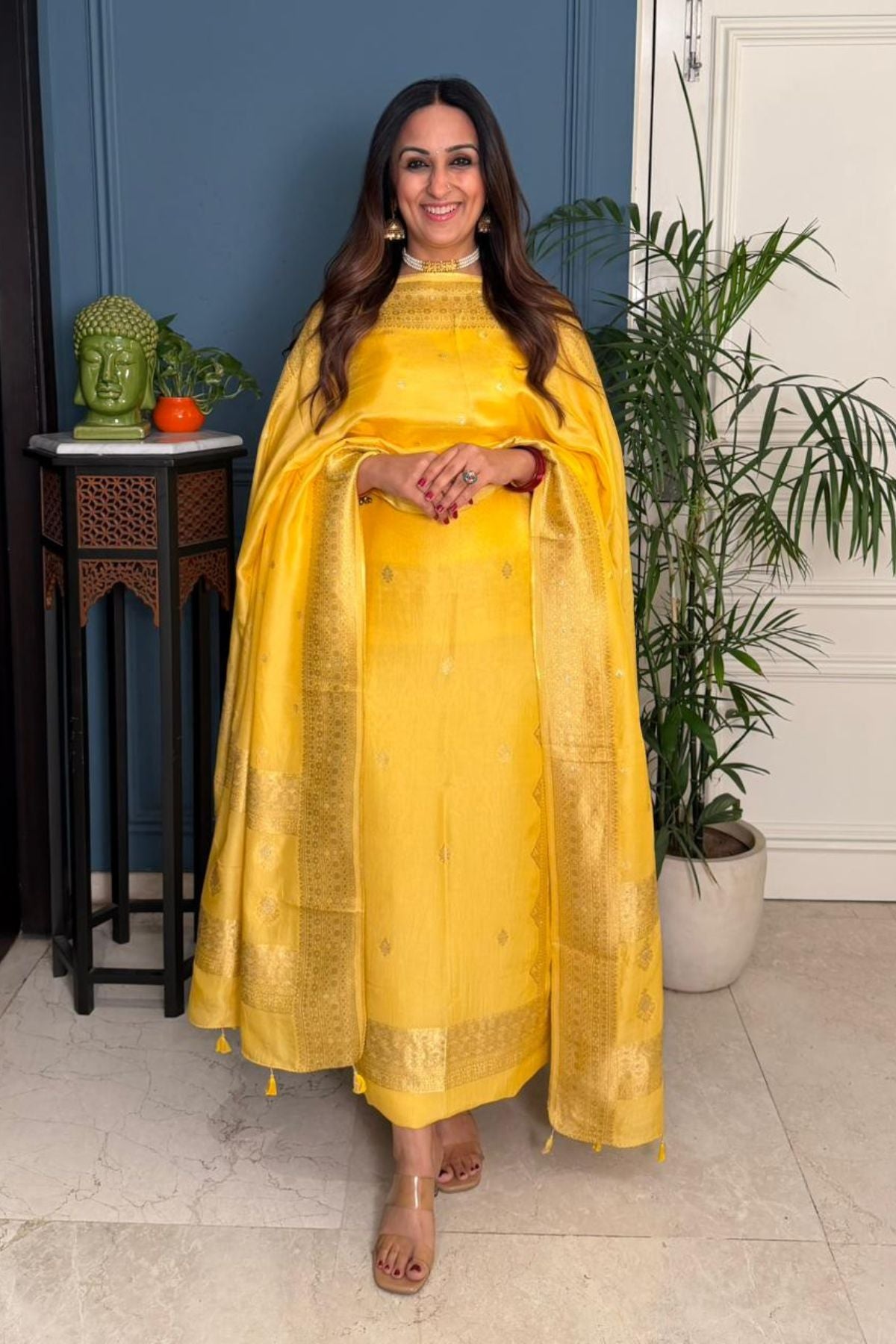 Dola Silk kurta dupatta set with Banarasi Gold weave