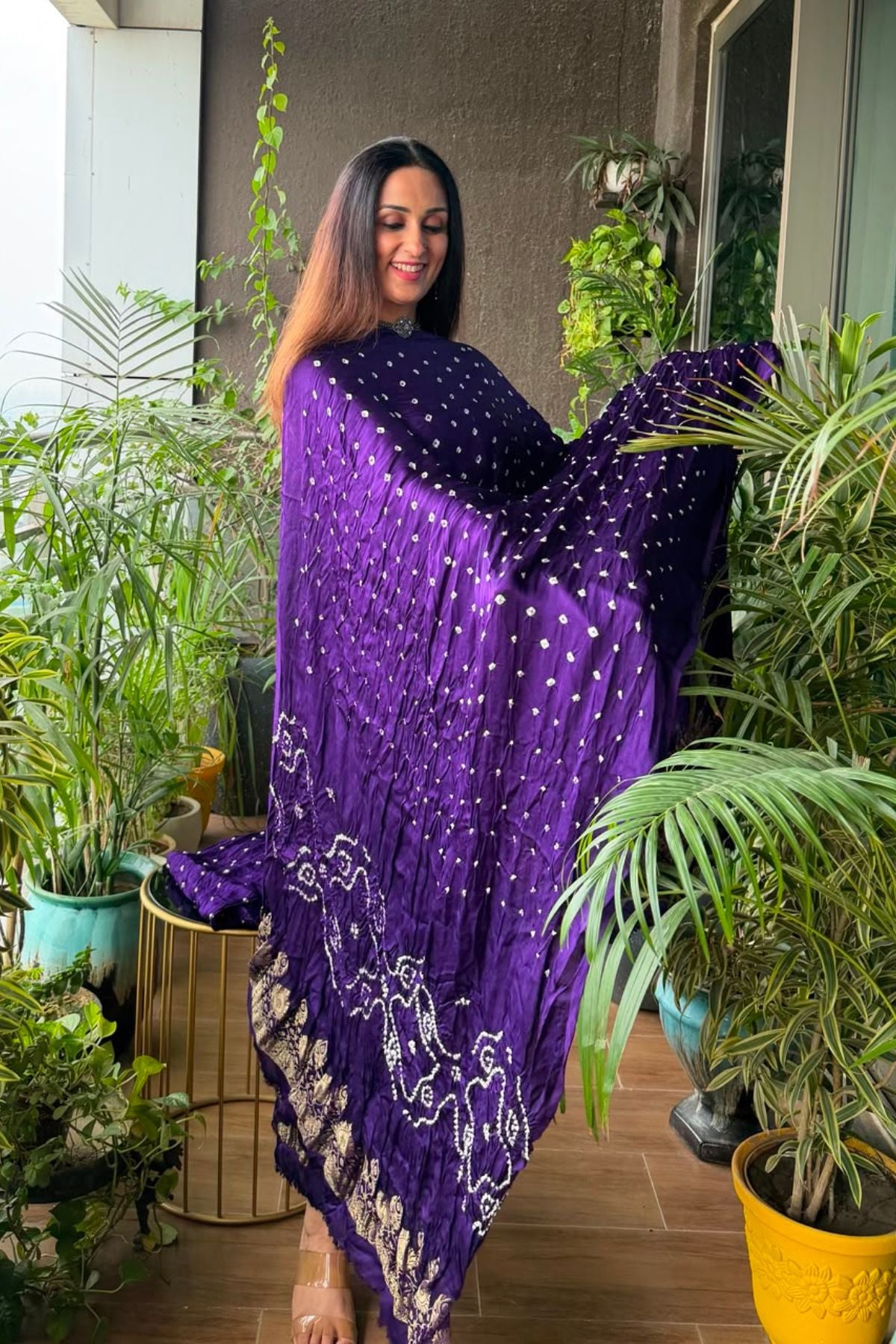 Bandhani with nakshi zari work on pure modal!!