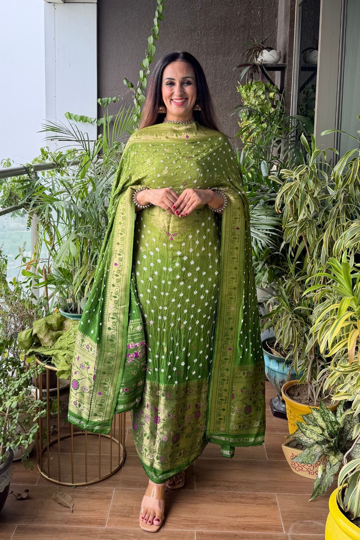 Pure gaji silk full set with hand done bandhani and zari weaving!!