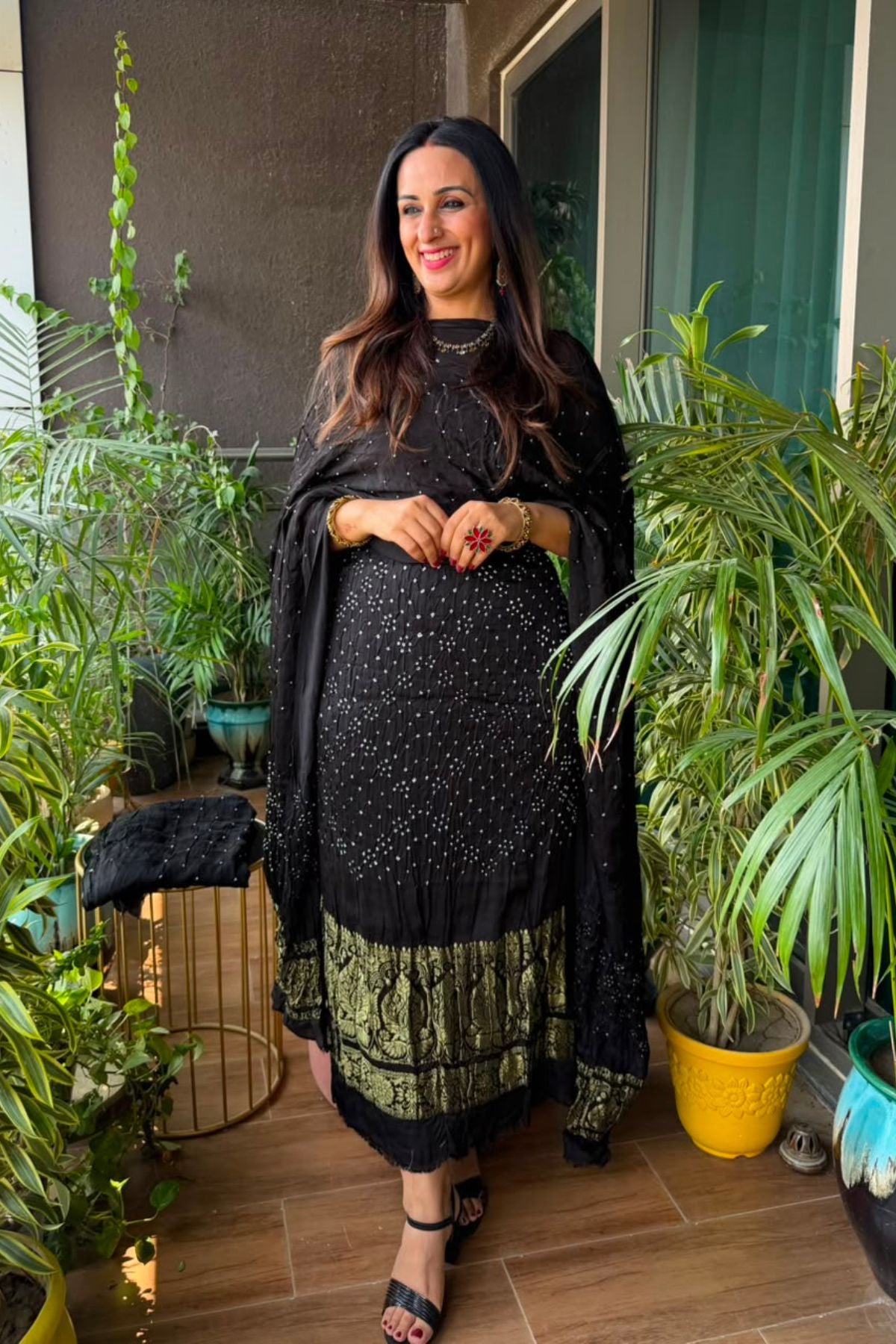 Bandhani with nakshi zari work on pure modal!!