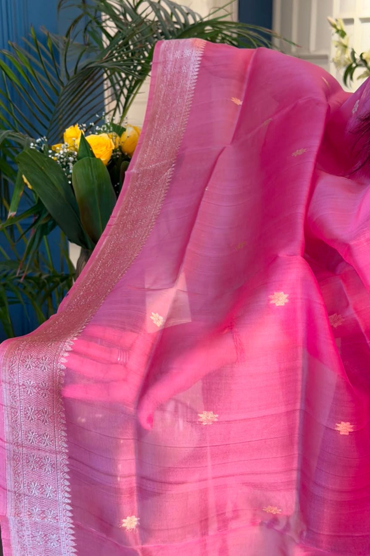 Banarasi weave on pure Linen silk!!