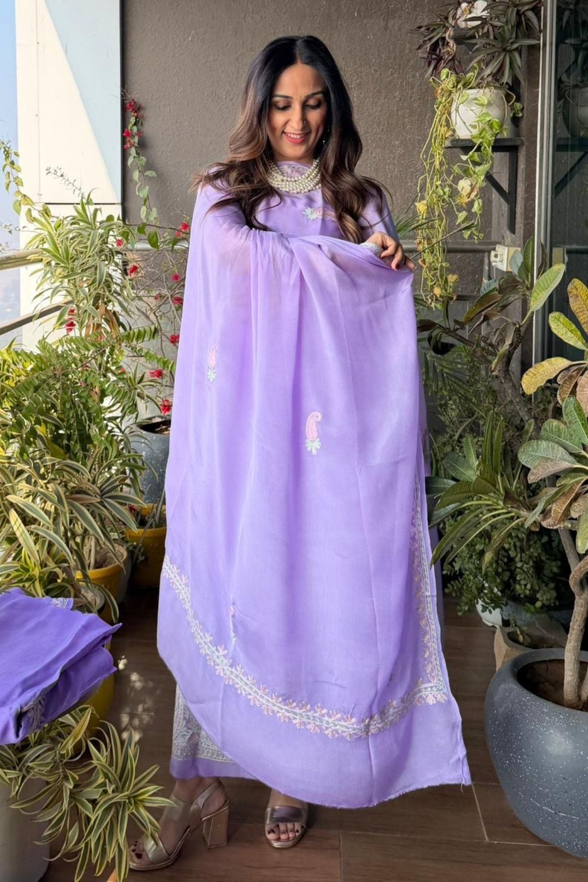 Kashmiri Aari embroidery on premium crepe full sets!!