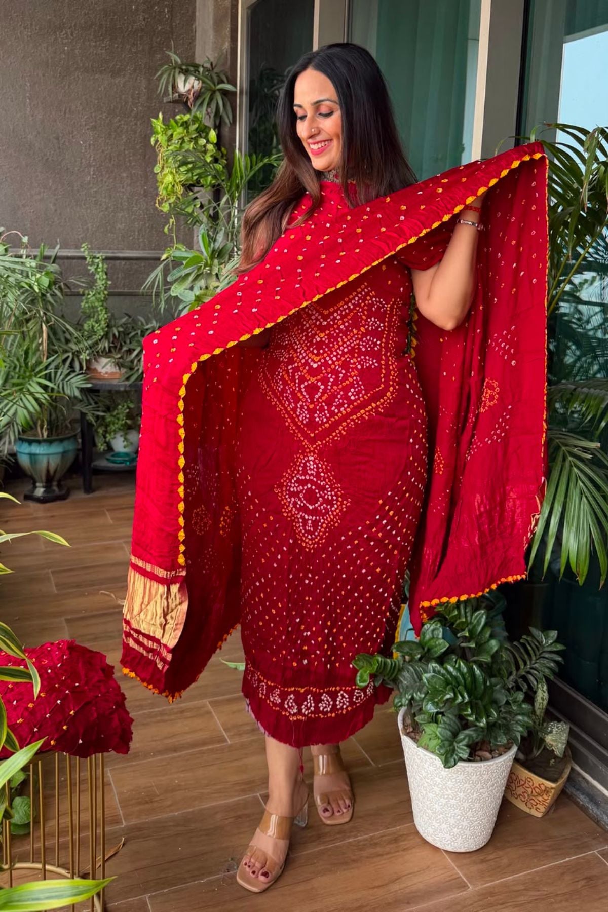 Hand done BANDHANI full set on pure modal!!