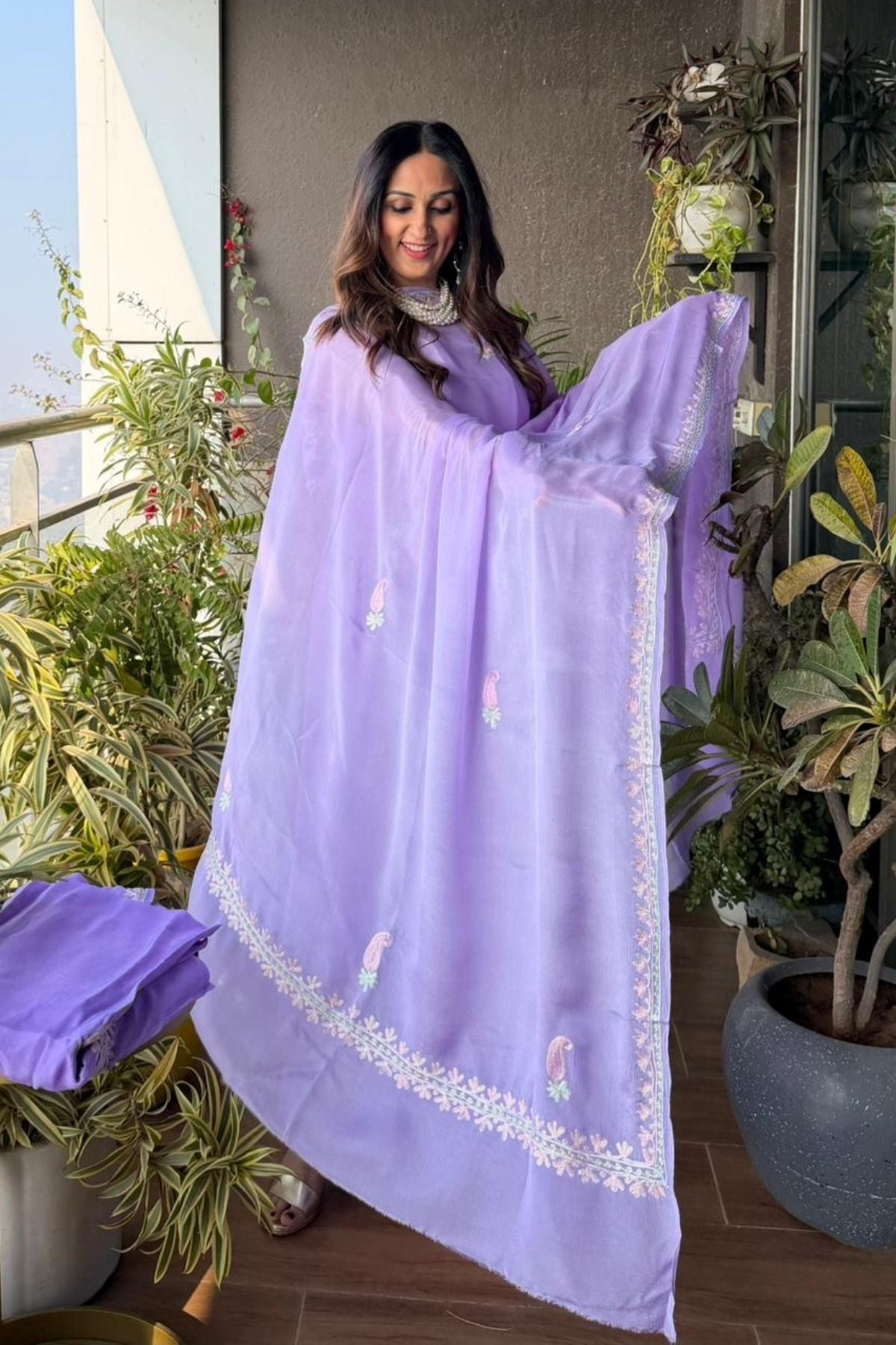 Kashmiri Aari embroidery on premium crepe full sets!!