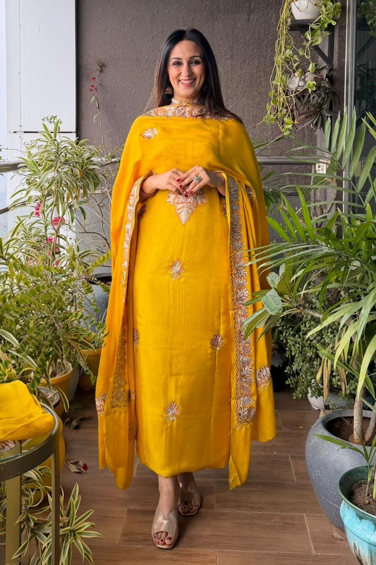 Upadda suit sets with Kashmiri Aari work!!