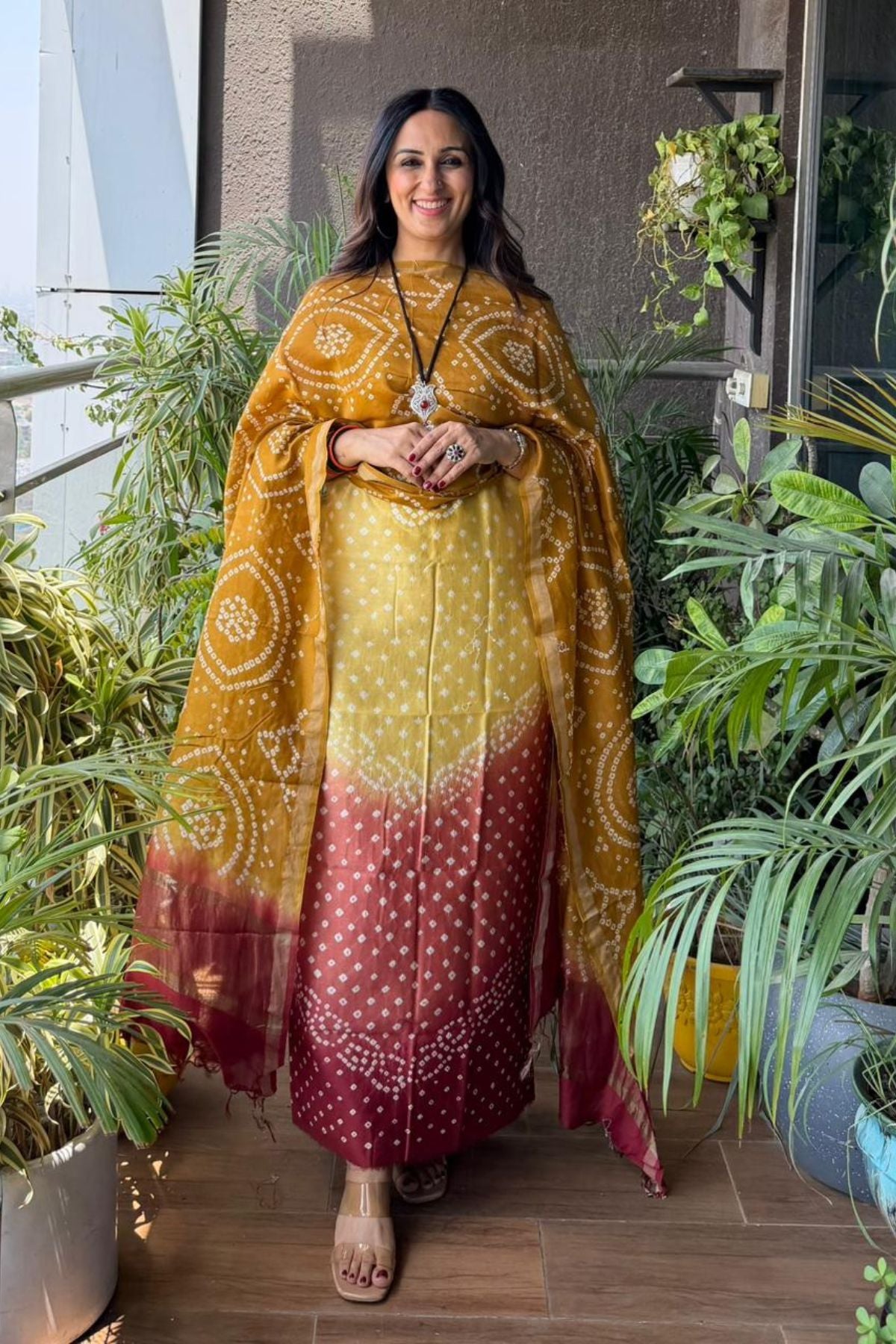 Bandhani kurta dupatta set on shaded Chanderi silk!!