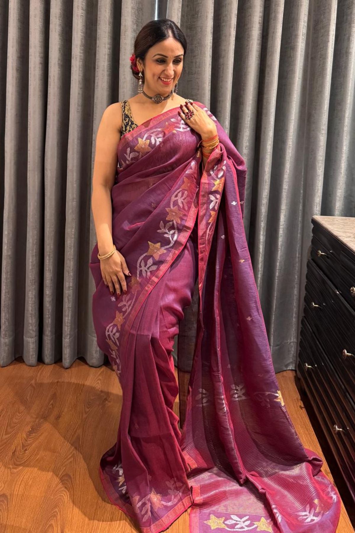 Handwoven Jamdani Linen Saree