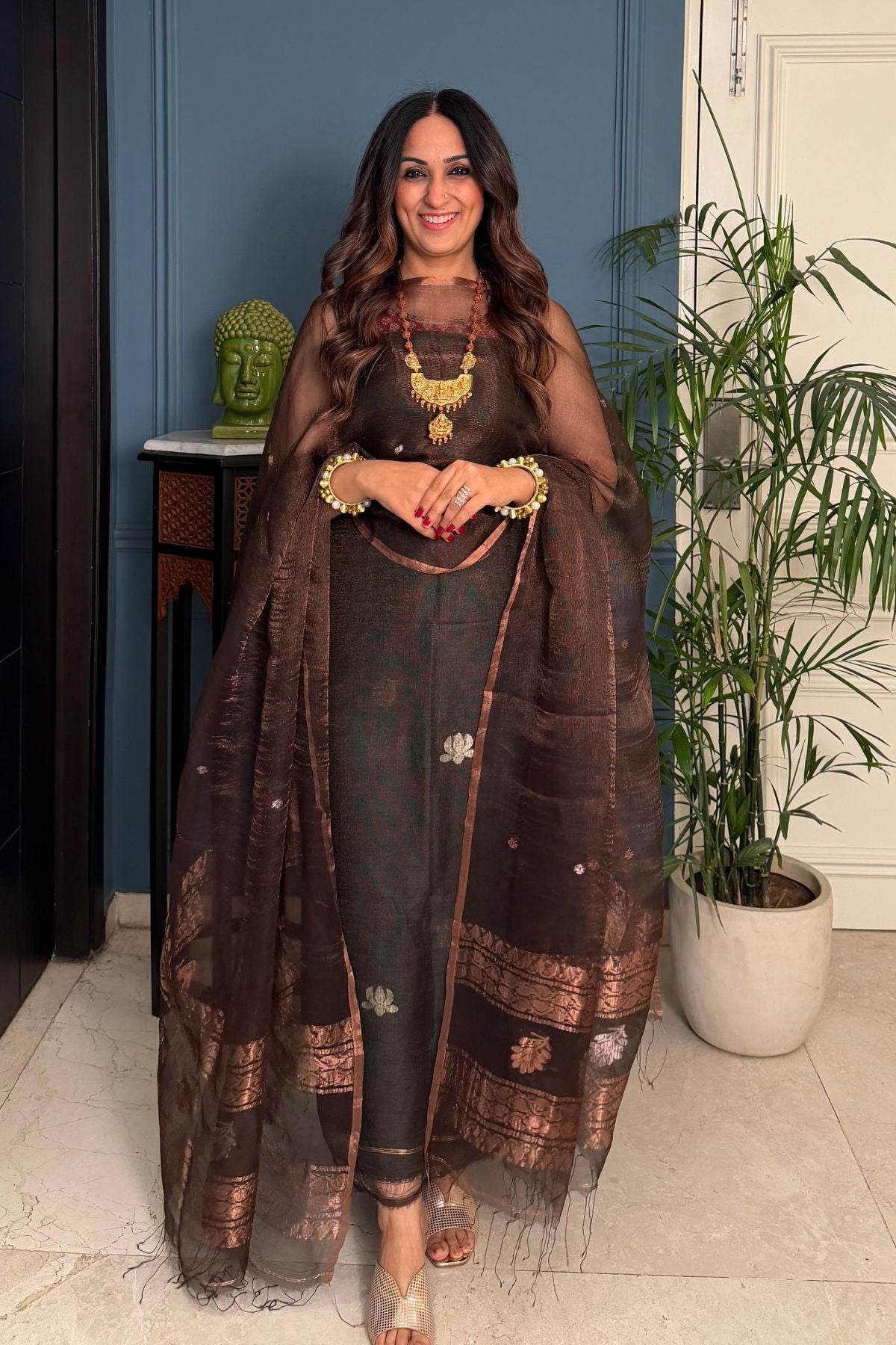 Pure tissue Kora Muslin kurta dupatta set with Jamdani zari weave!!