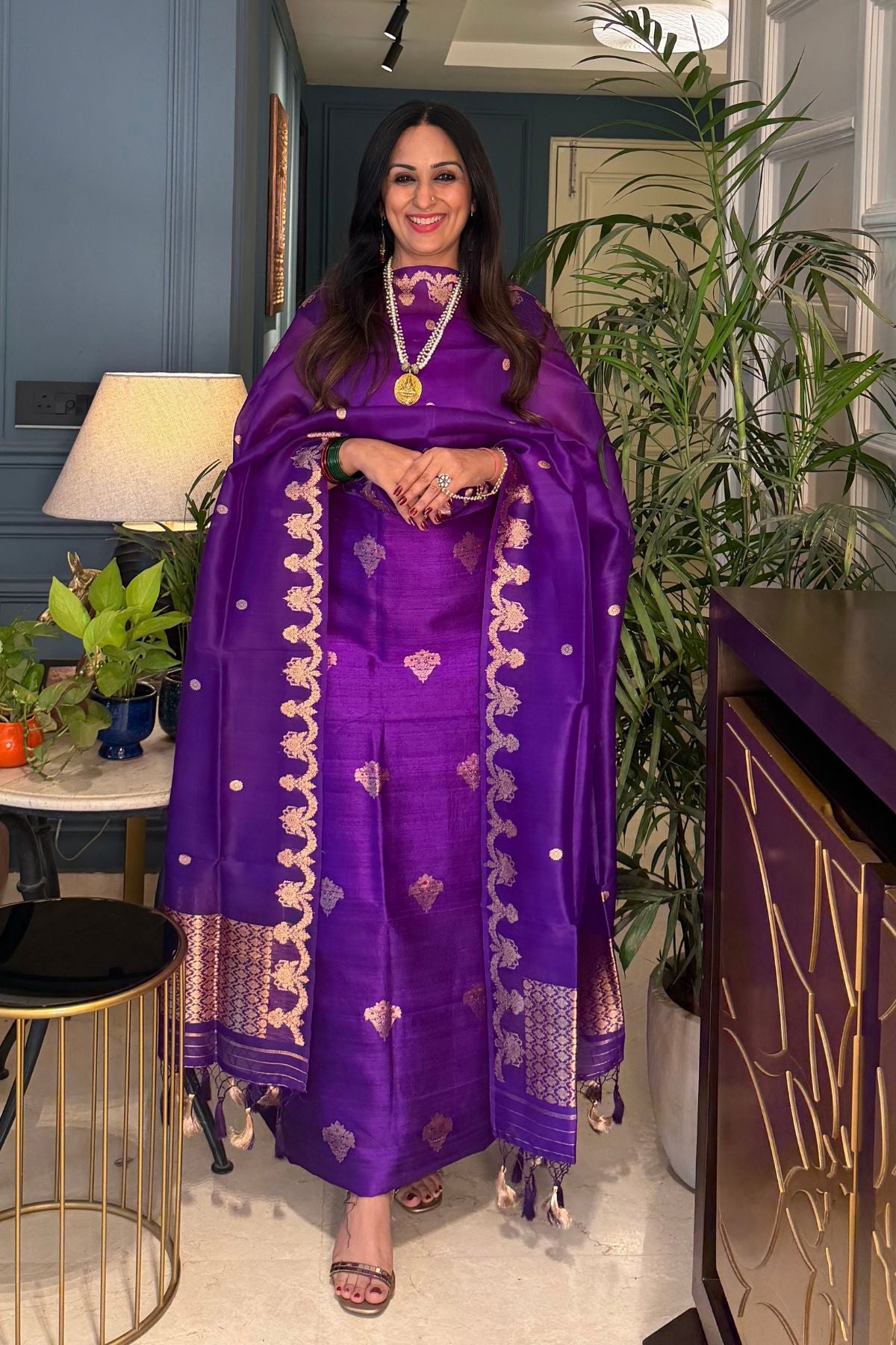 Handwoven Banarasi full sets in pure Raw silk!!