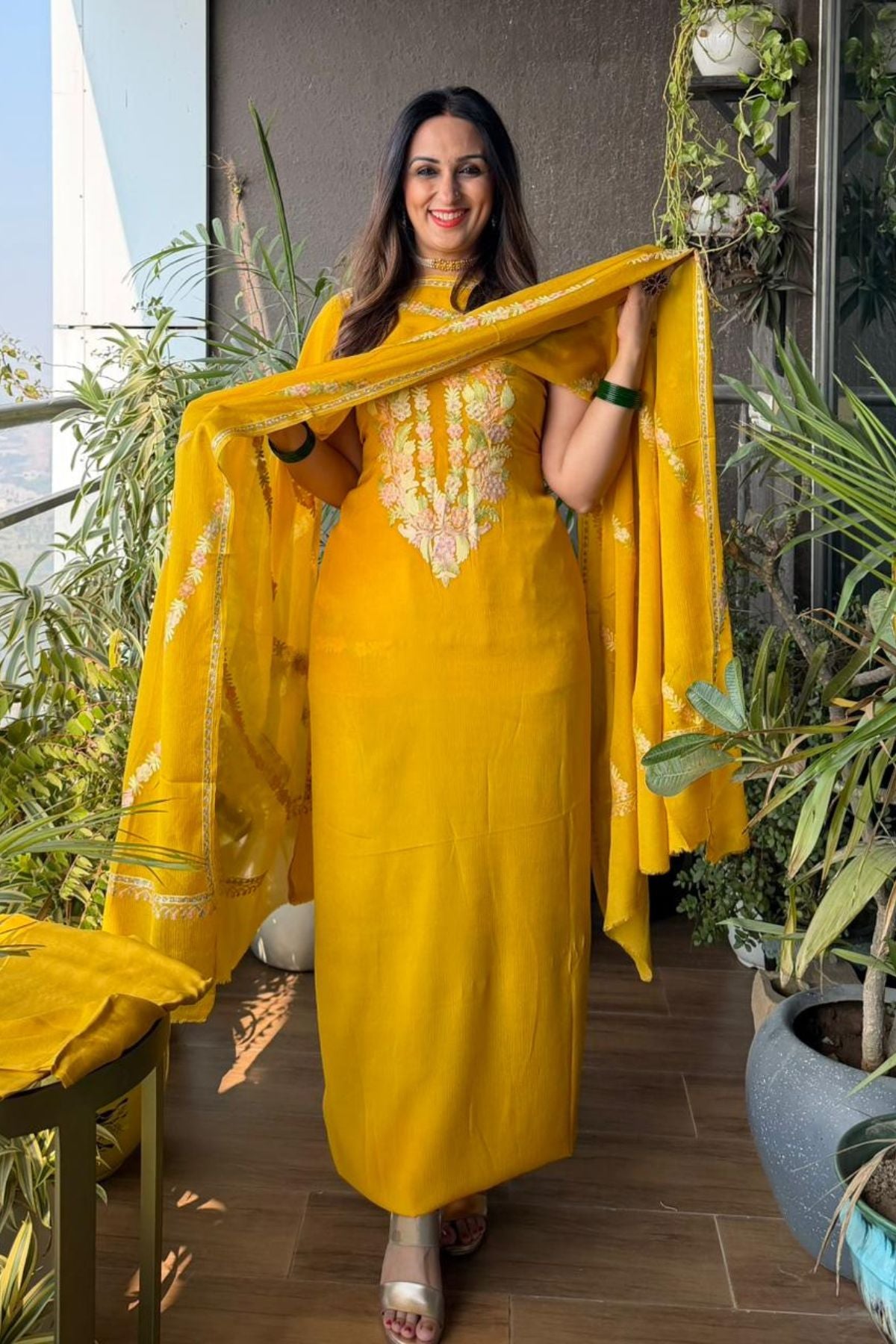 Chinon full sets with Kashmiri Aari embroidery!!!