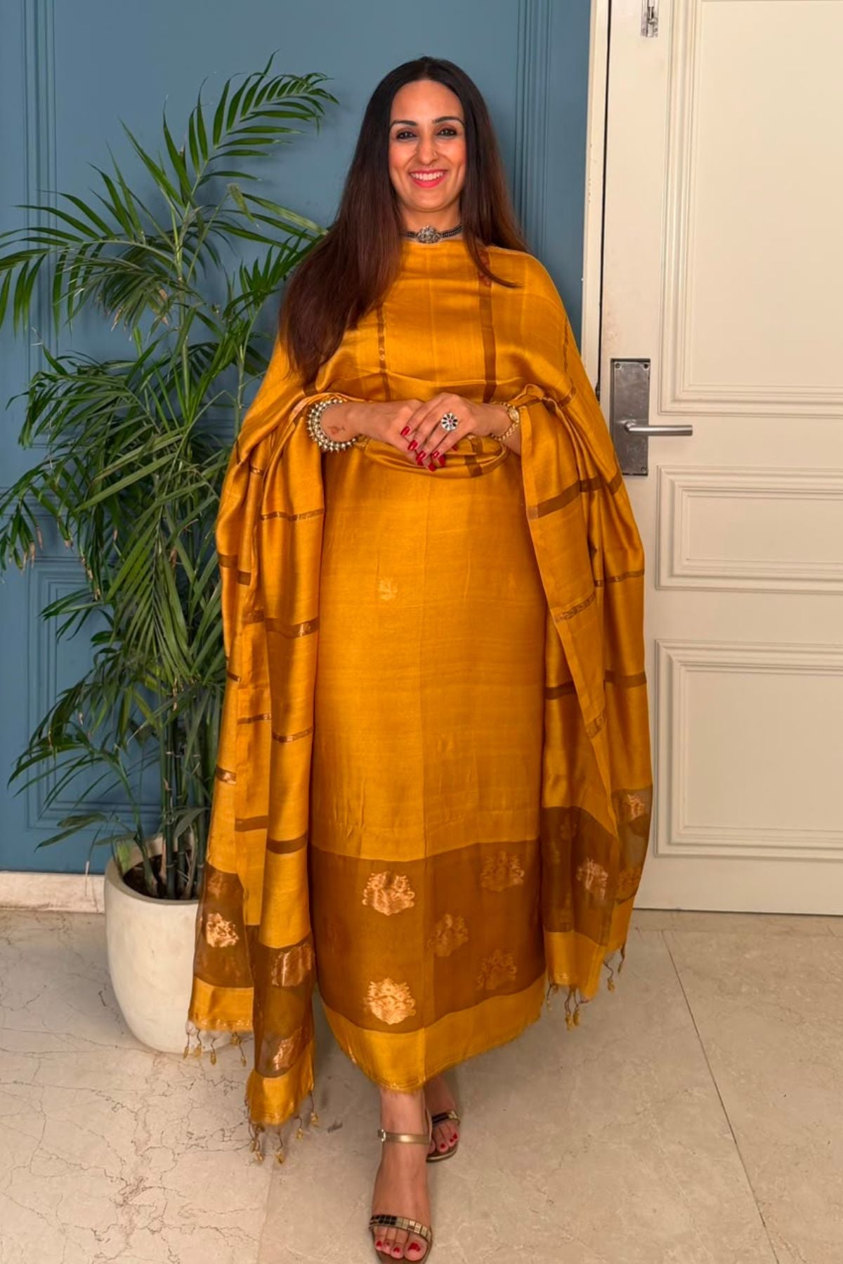 Pure Muslin Bangalore Silk kurta dupatta set with Jamdani work!!