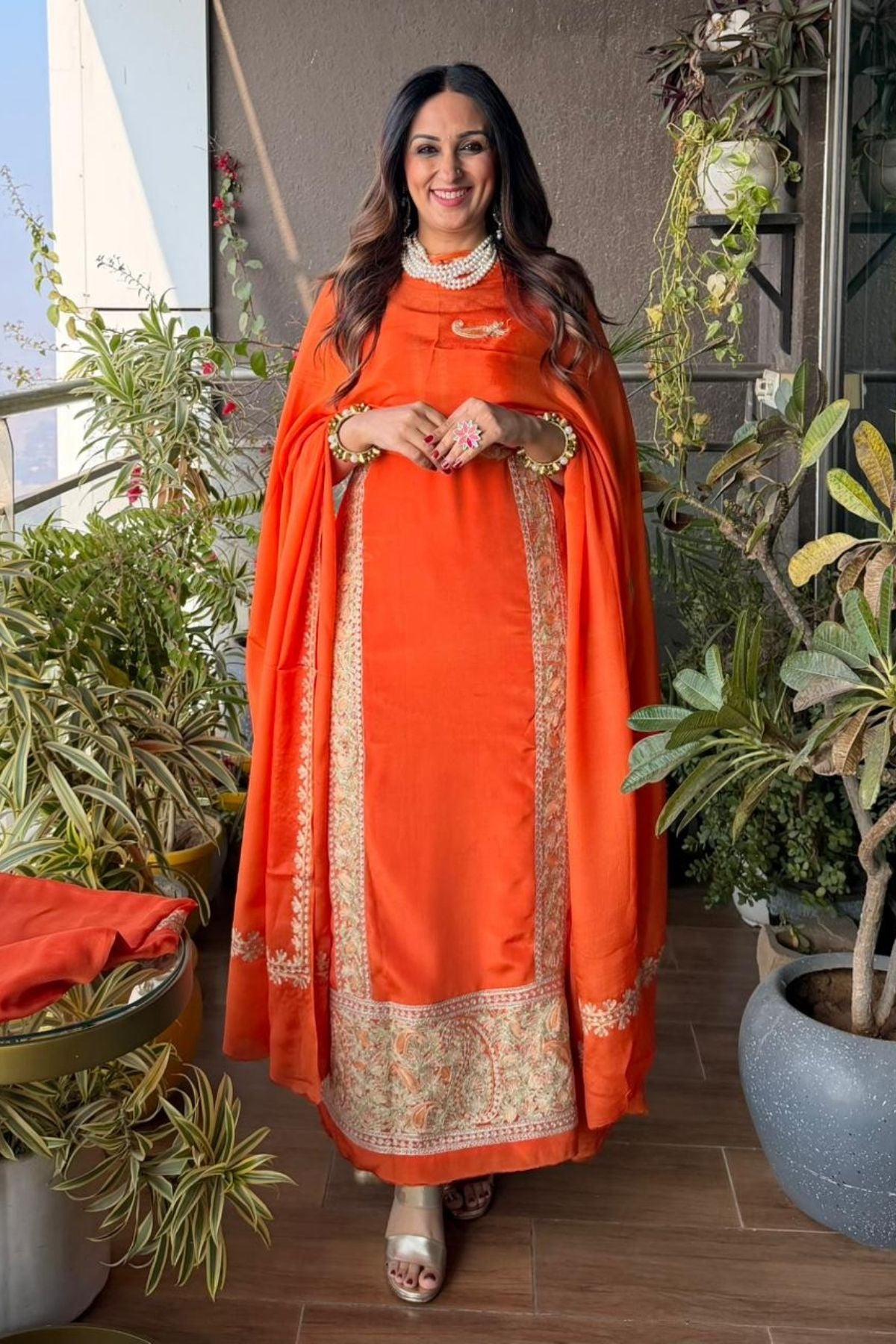 Kashmiri Aari embroidery on premium crepe full sets!!