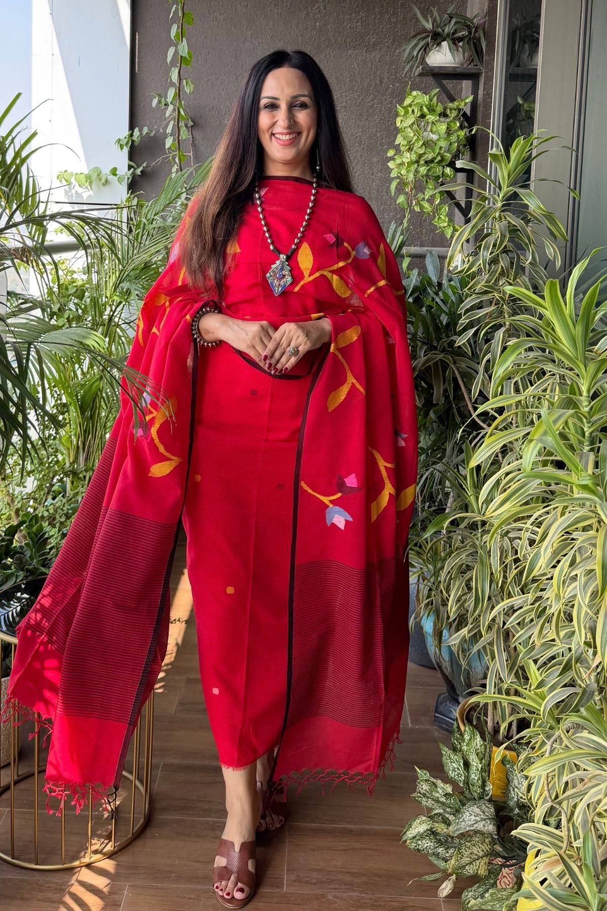 Intricate Jamdani Jaal Embroidery on Handloom Cotton Sets. ✨