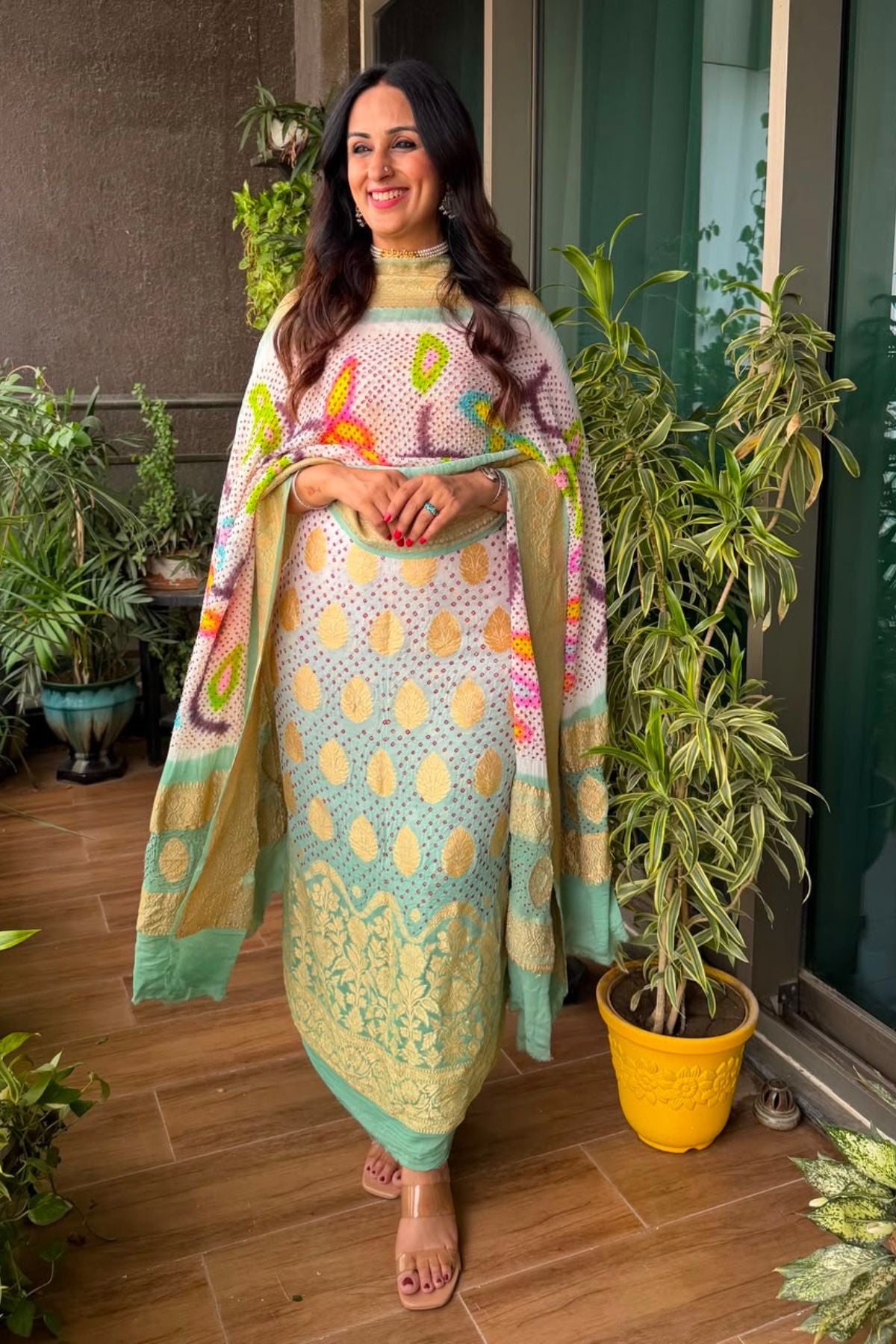 Banarasi khaddi georgette with red Bandhani kurta dupatta set!!!