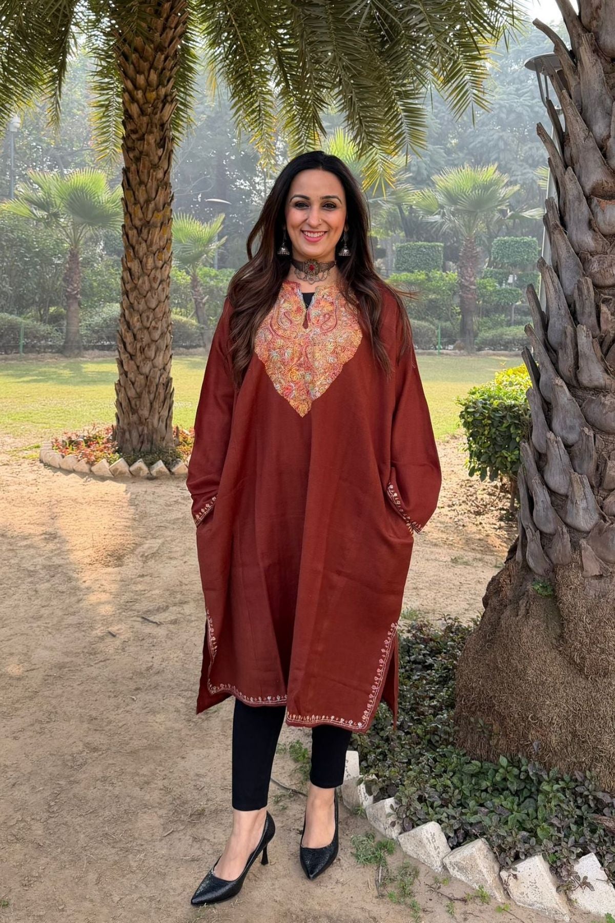 Sozni Handwork woollen Phiran