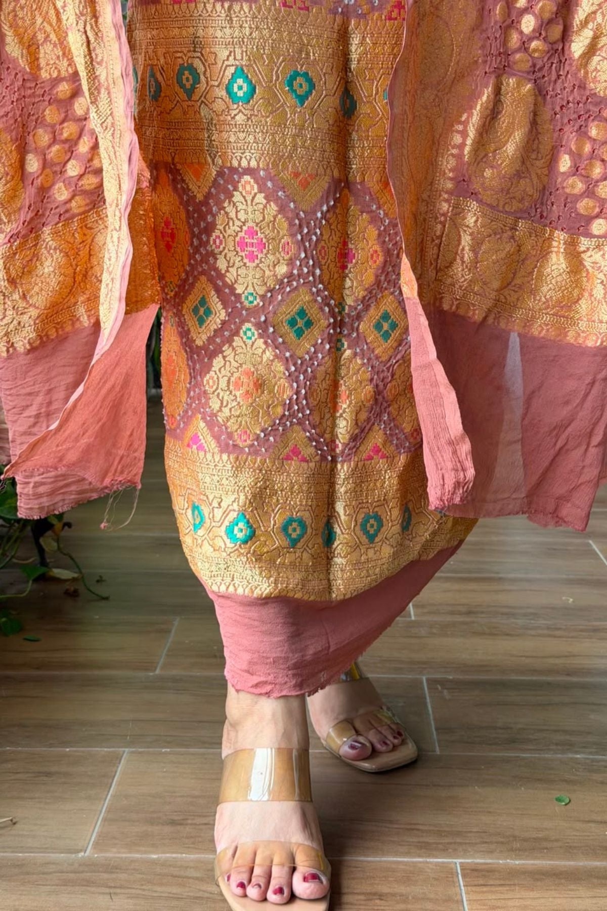 Banarasi khaddi georgette with red Bandhani kurta dupatta set!!!