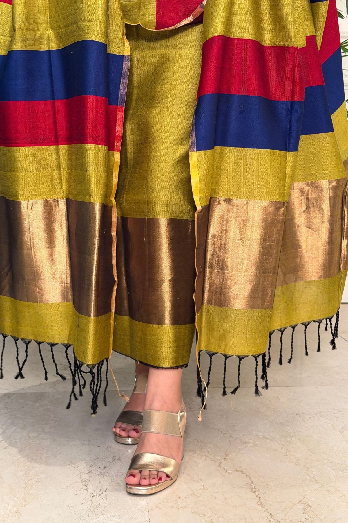 Maheshwari weave kurta dupatta set on cotton silk