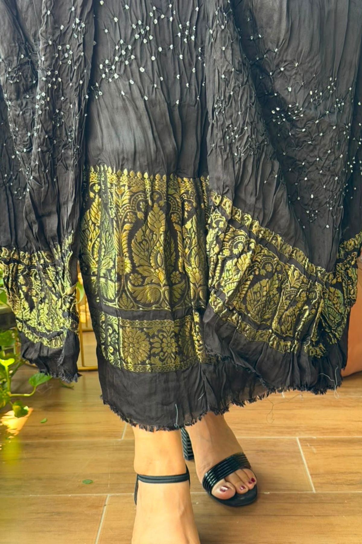 Bandhani with nakshi zari work on pure modal!!