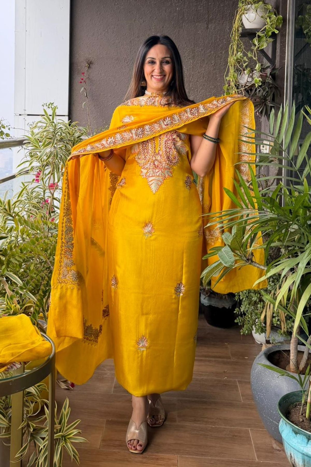 Upadda suit sets with Kashmiri Aari work!!