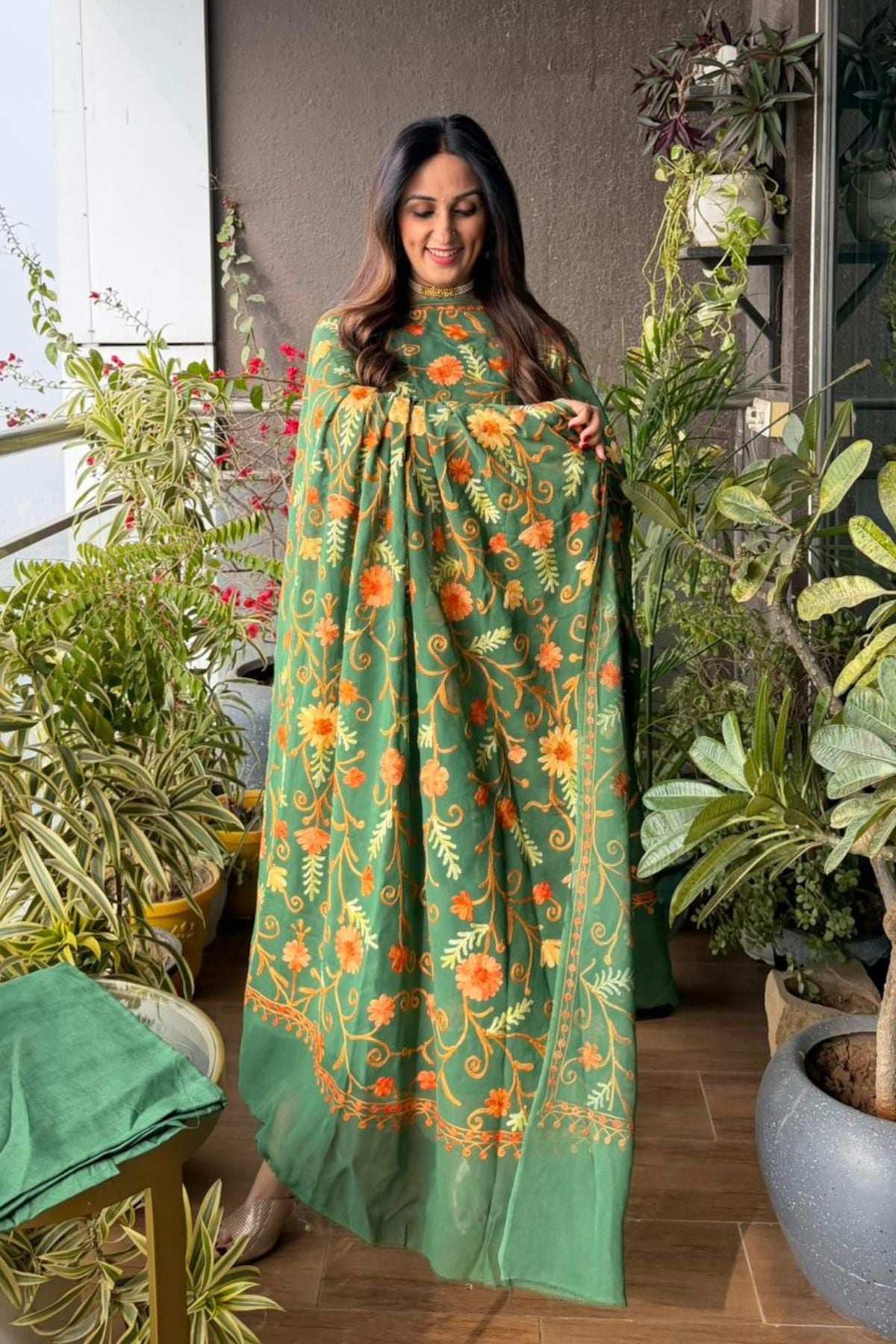 Kashmiri embroidery Jaal dupatta full sets on georgette fabric